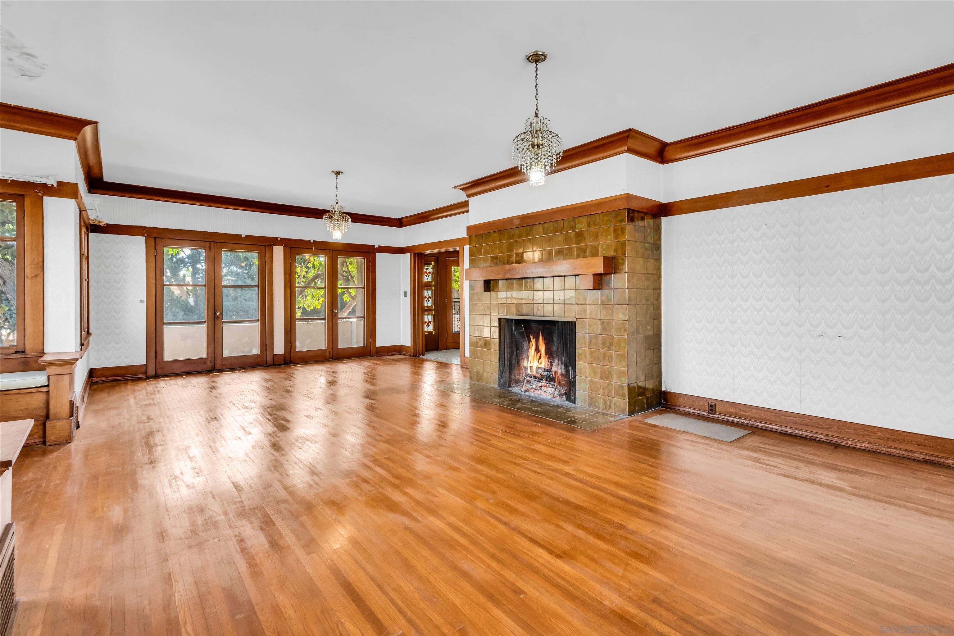 Detail Gallery Image 13 of 69 For 4190-92  Palmetto Way, San Diego,  CA 92103 - 5 Beds | 3/1 Baths