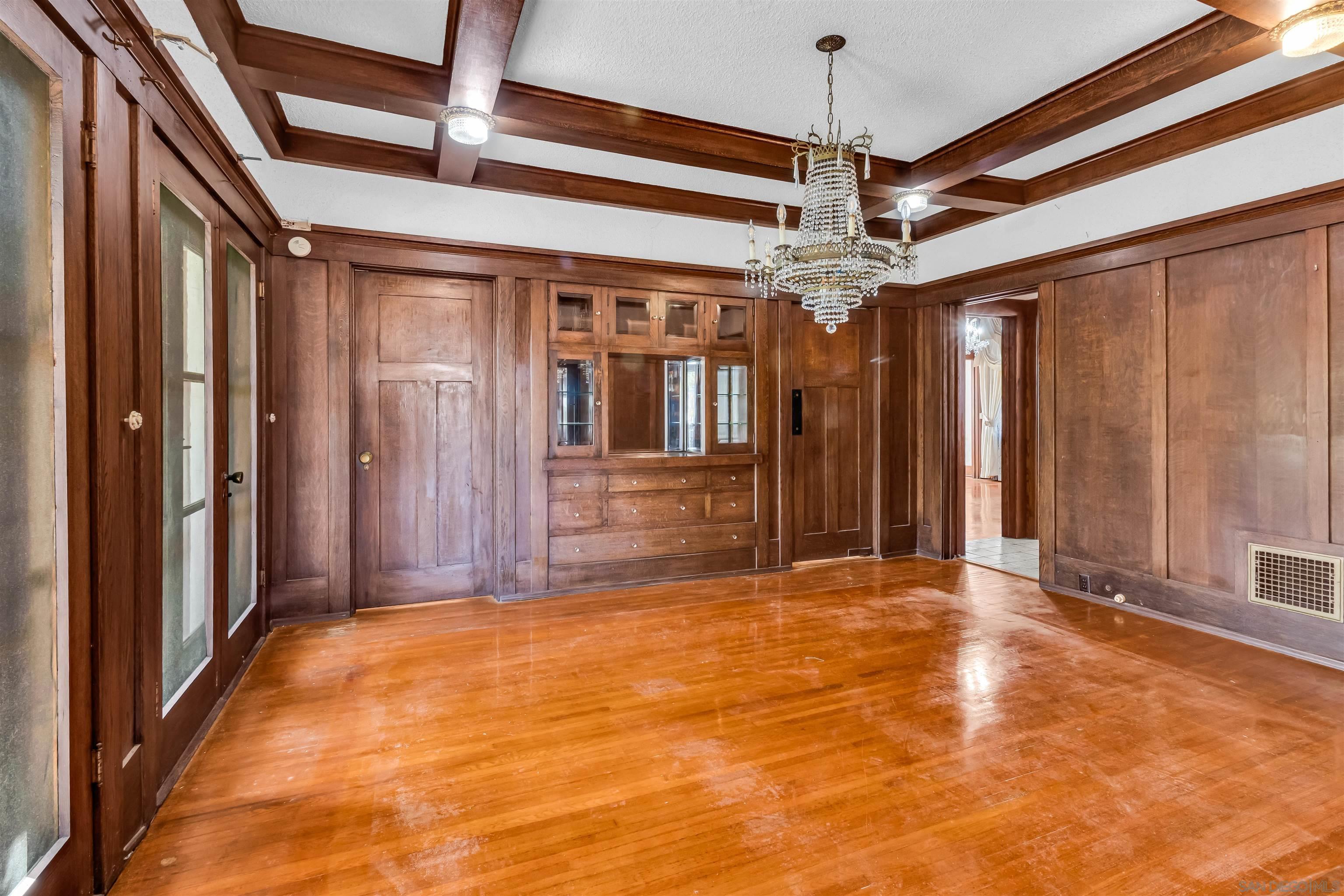 Detail Gallery Image 15 of 69 For 4190-92  Palmetto Way, San Diego,  CA 92103 - 5 Beds | 3/1 Baths