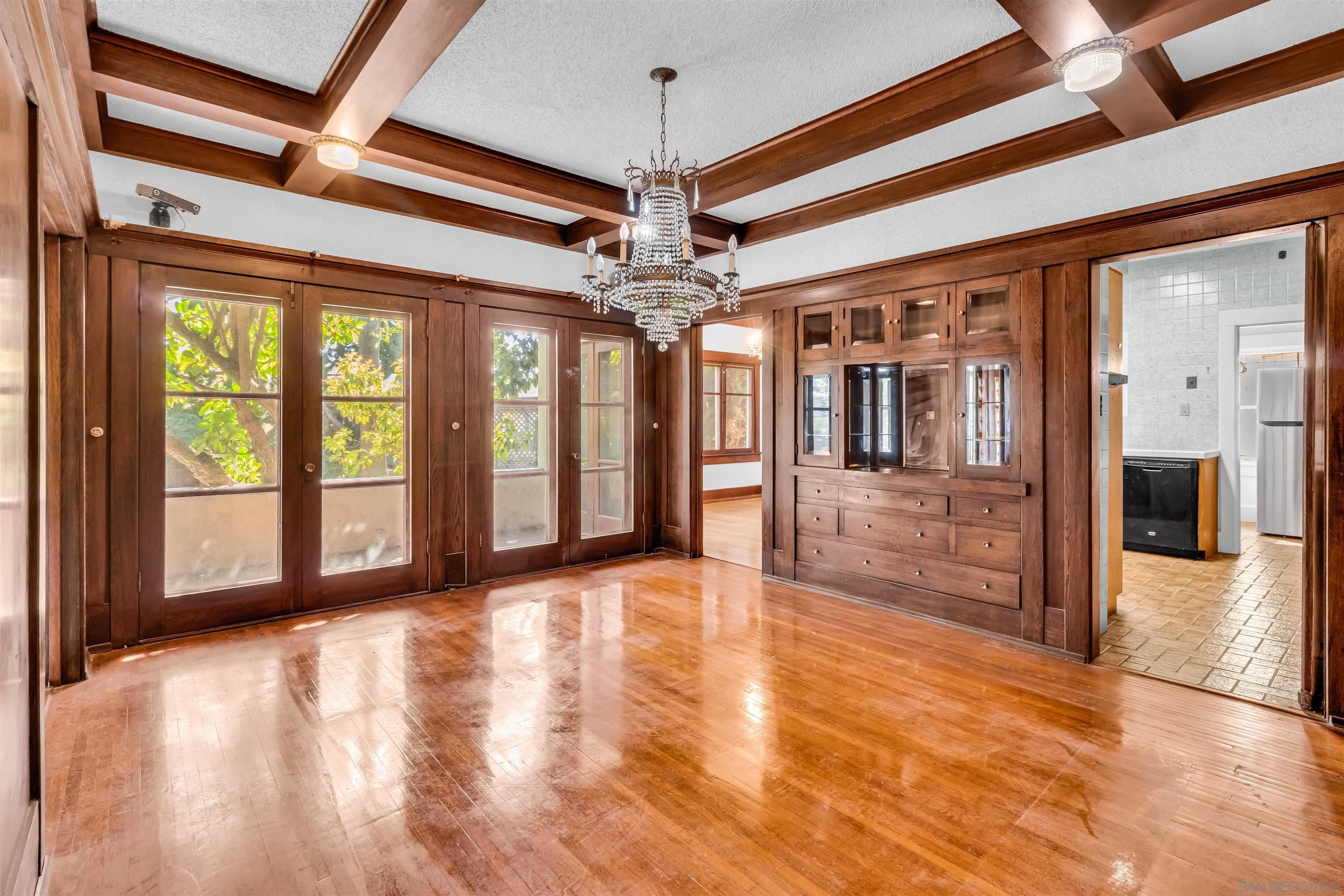 Detail Gallery Image 16 of 69 For 4190-92  Palmetto Way, San Diego,  CA 92103 - 5 Beds | 3/1 Baths