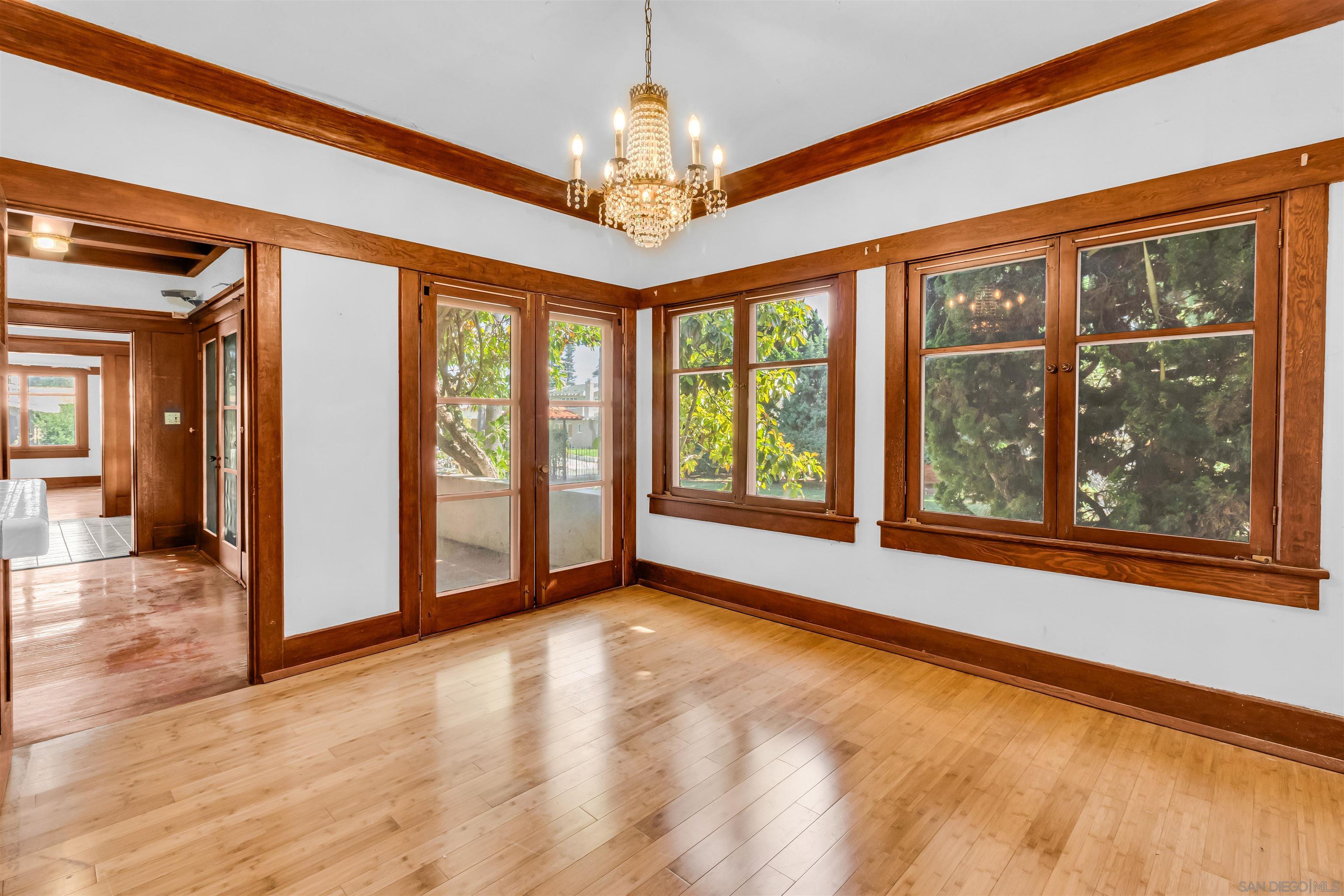 Detail Gallery Image 17 of 69 For 4190-92  Palmetto Way, San Diego,  CA 92103 - 5 Beds | 3/1 Baths