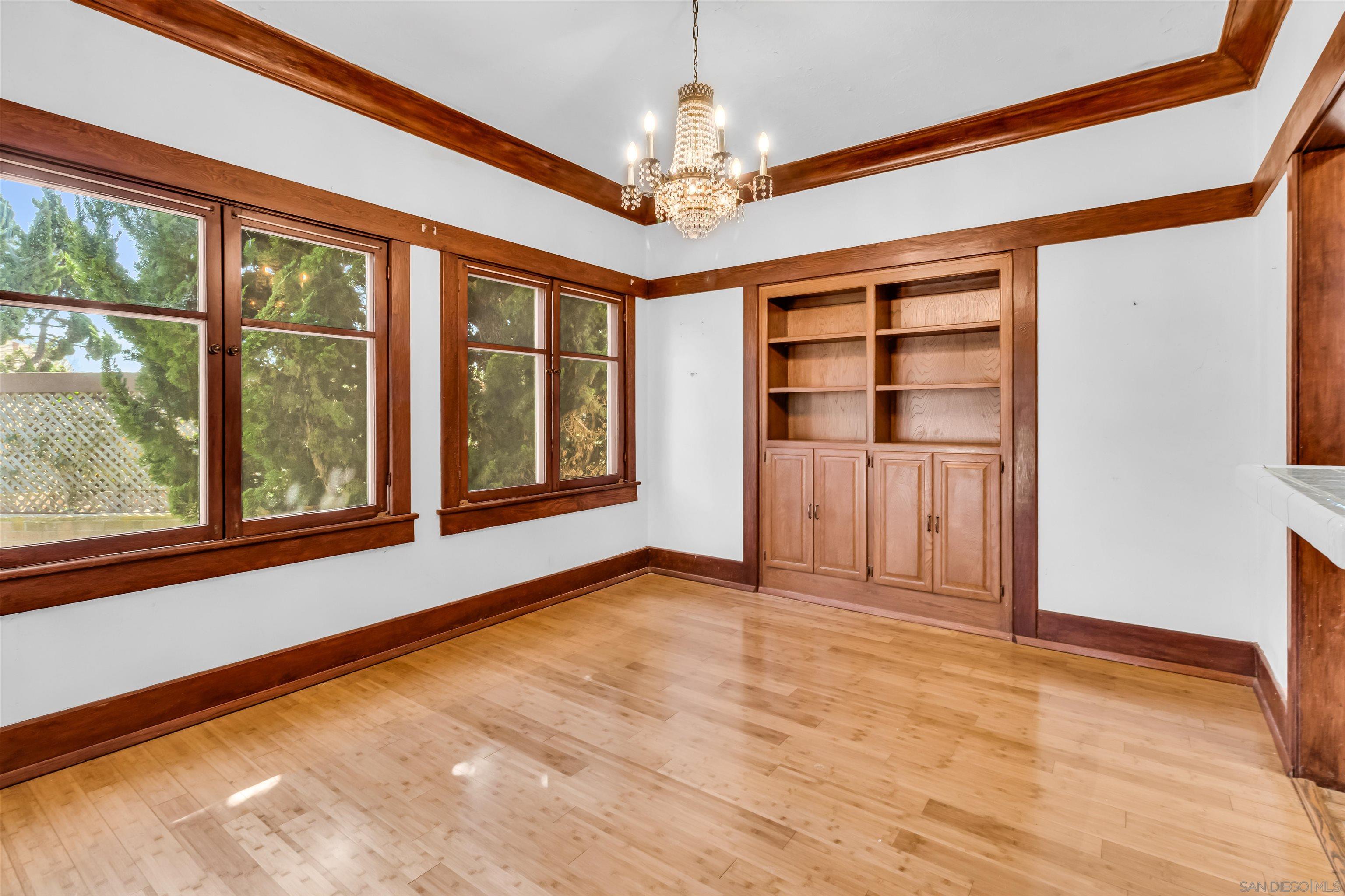 Detail Gallery Image 18 of 69 For 4190-92  Palmetto Way, San Diego,  CA 92103 - 5 Beds | 3/1 Baths