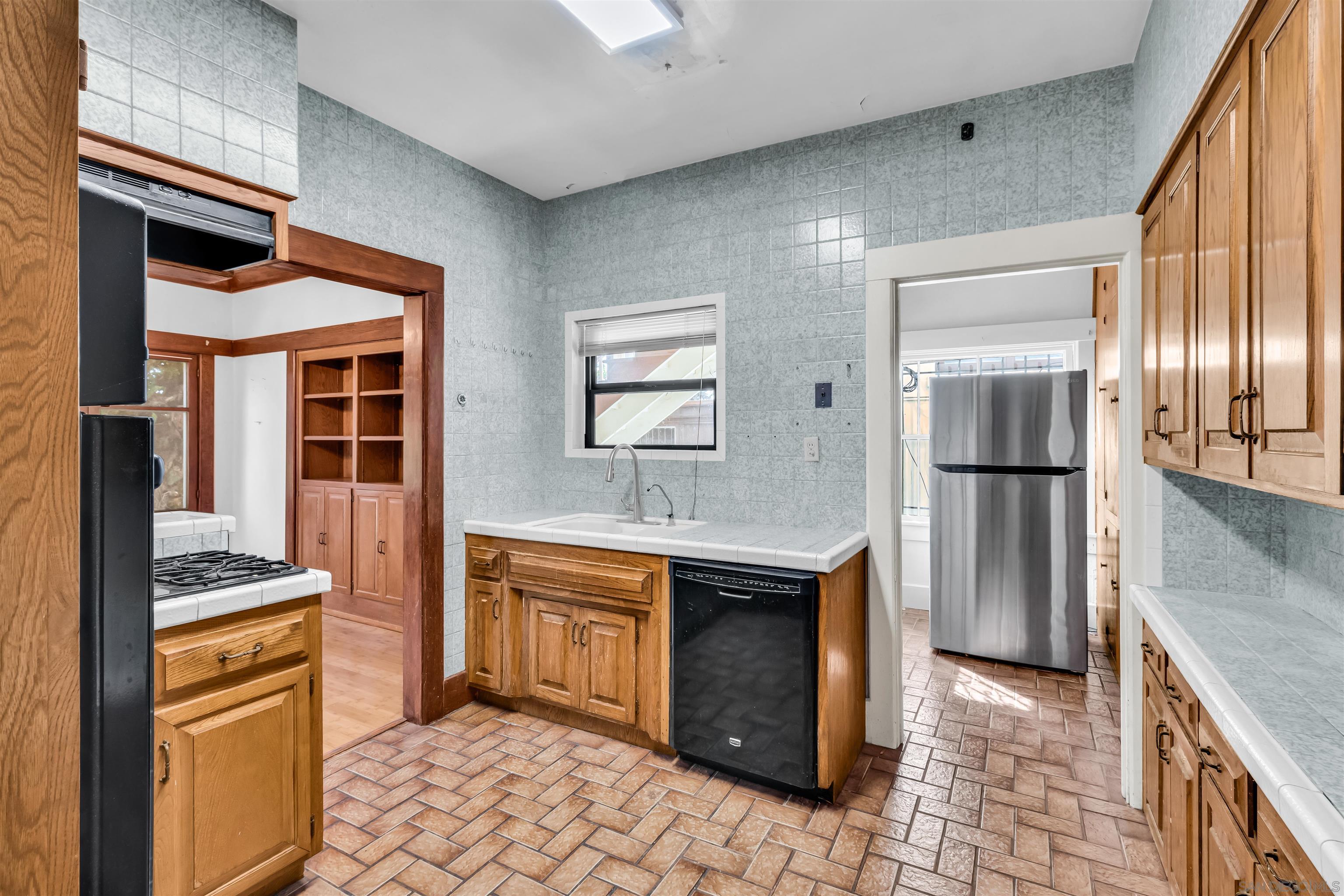 Detail Gallery Image 20 of 69 For 4190-92  Palmetto Way, San Diego,  CA 92103 - 5 Beds | 3/1 Baths