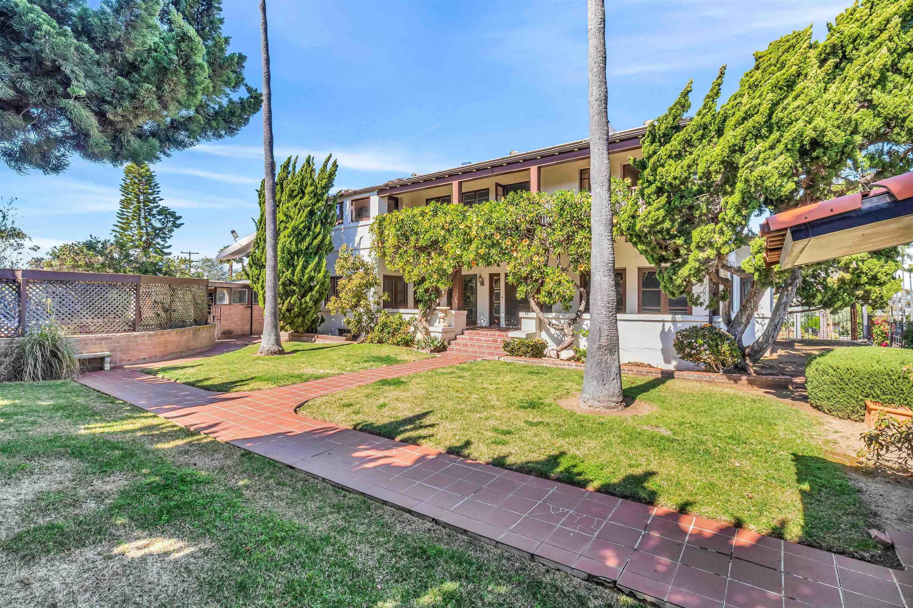 Detail Gallery Image 3 of 69 For 4190-92  Palmetto Way, San Diego,  CA 92103 - 5 Beds | 3/1 Baths