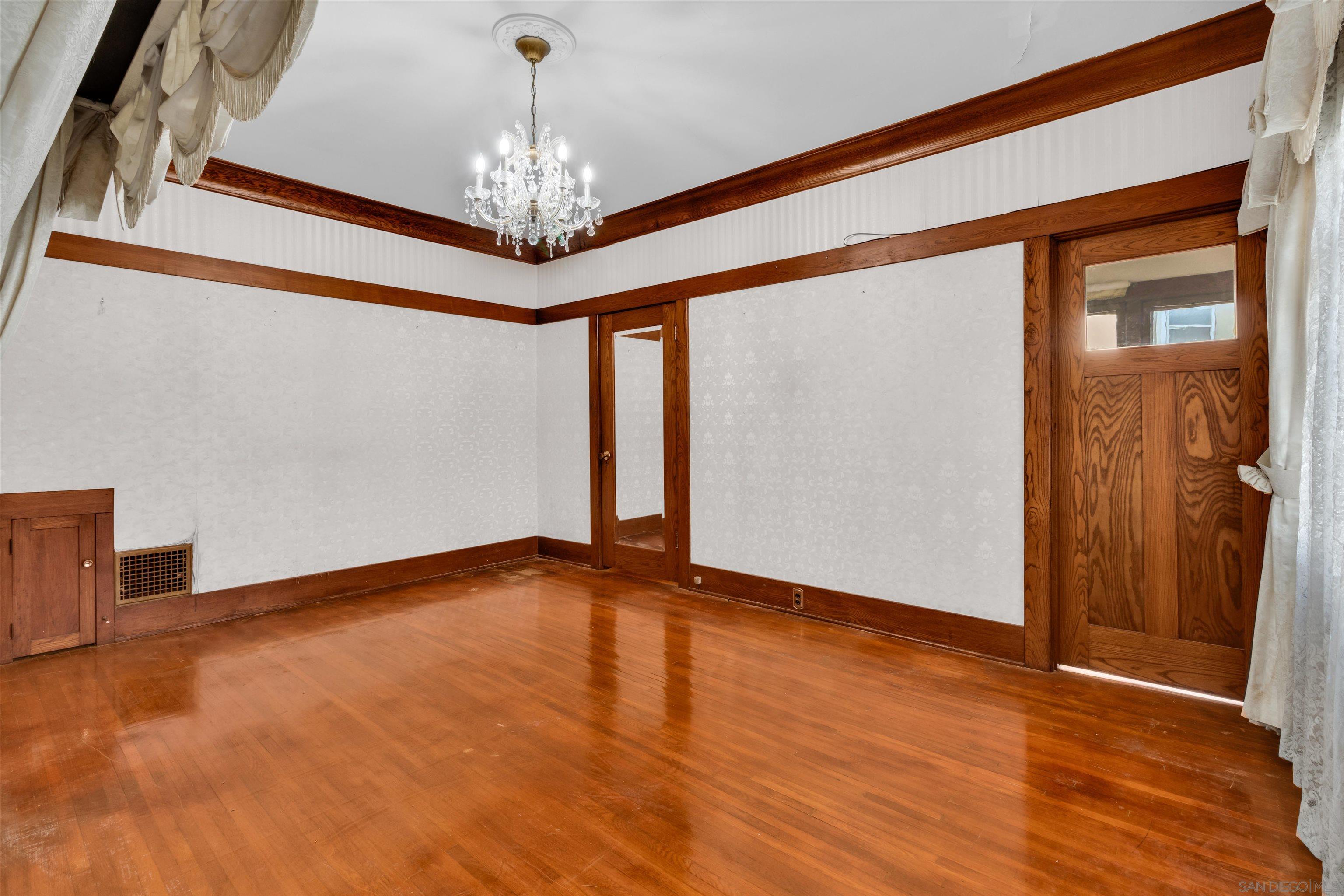 Detail Gallery Image 23 of 69 For 4190-92  Palmetto Way, San Diego,  CA 92103 - 5 Beds | 3/1 Baths