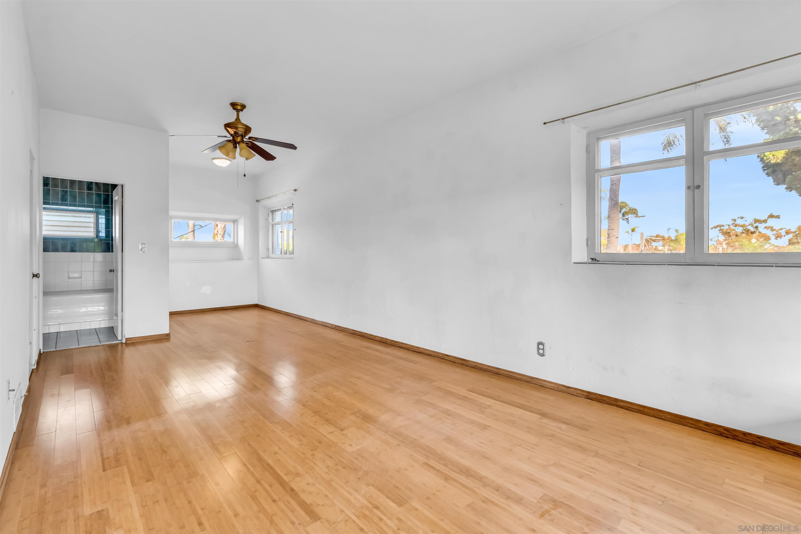 Detail Gallery Image 34 of 69 For 4190-92  Palmetto Way, San Diego,  CA 92103 - 5 Beds | 3/1 Baths