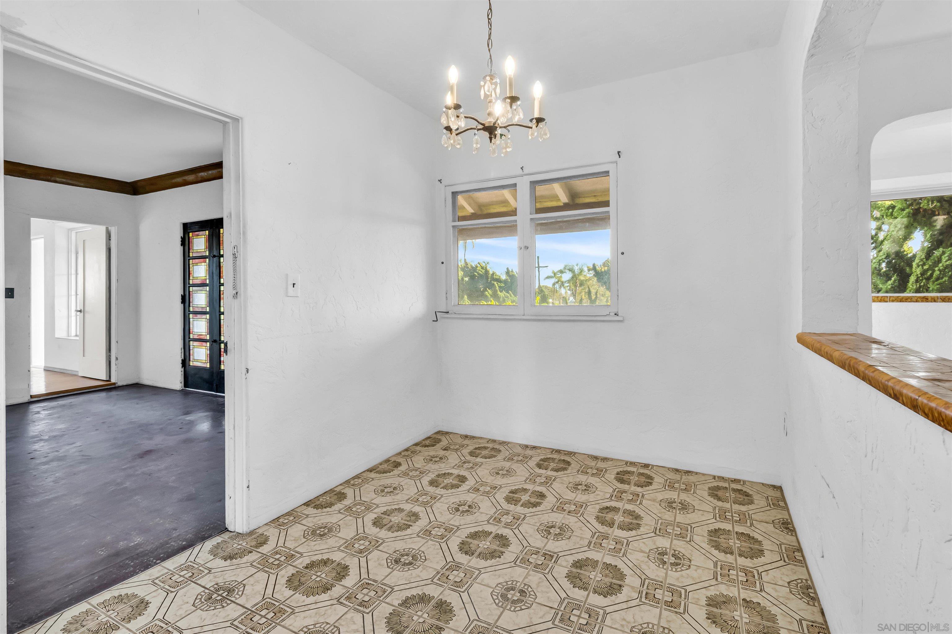 Detail Gallery Image 36 of 69 For 4190-92  Palmetto Way, San Diego,  CA 92103 - 5 Beds | 3/1 Baths