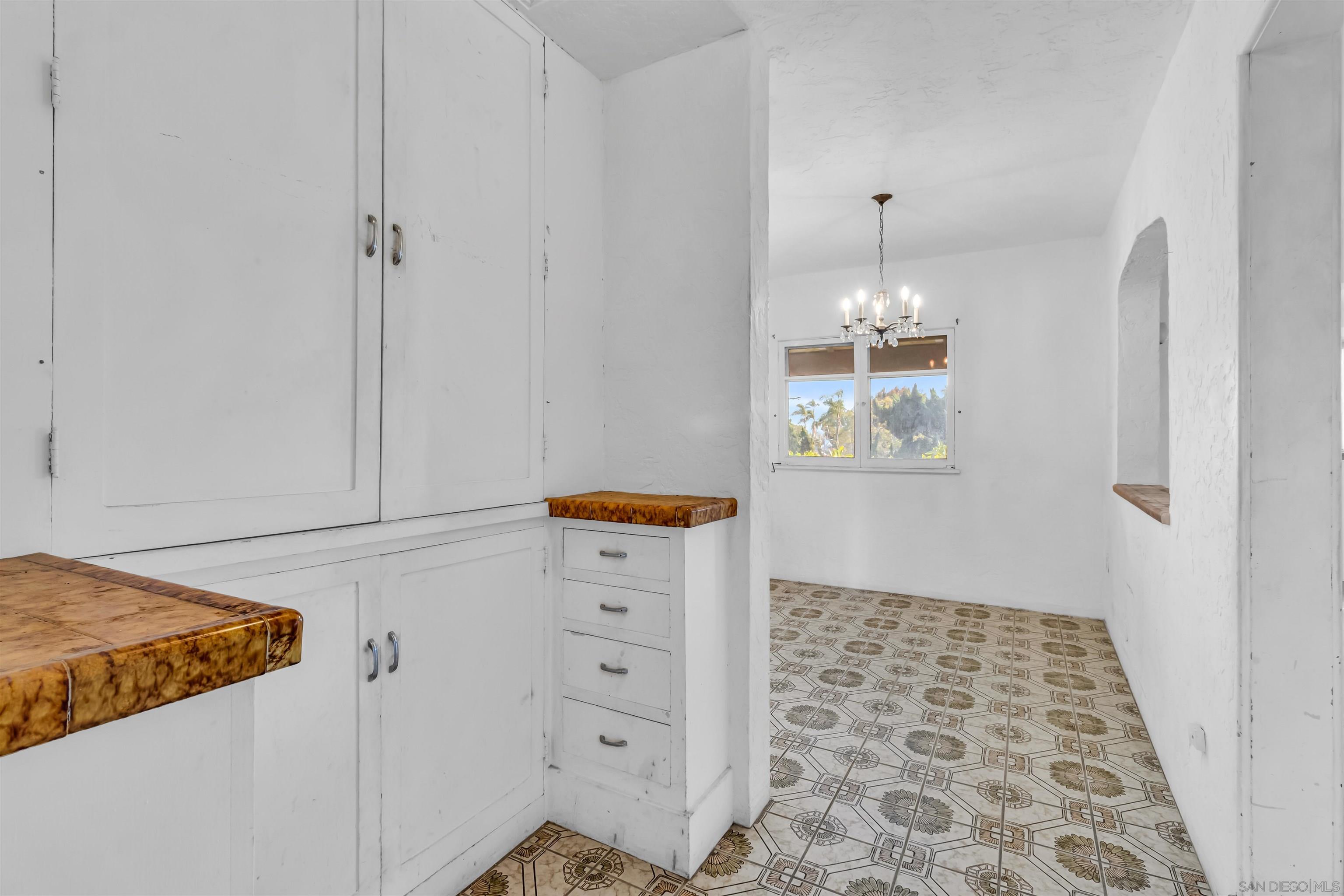 Detail Gallery Image 38 of 69 For 4190-92  Palmetto Way, San Diego,  CA 92103 - 5 Beds | 3/1 Baths