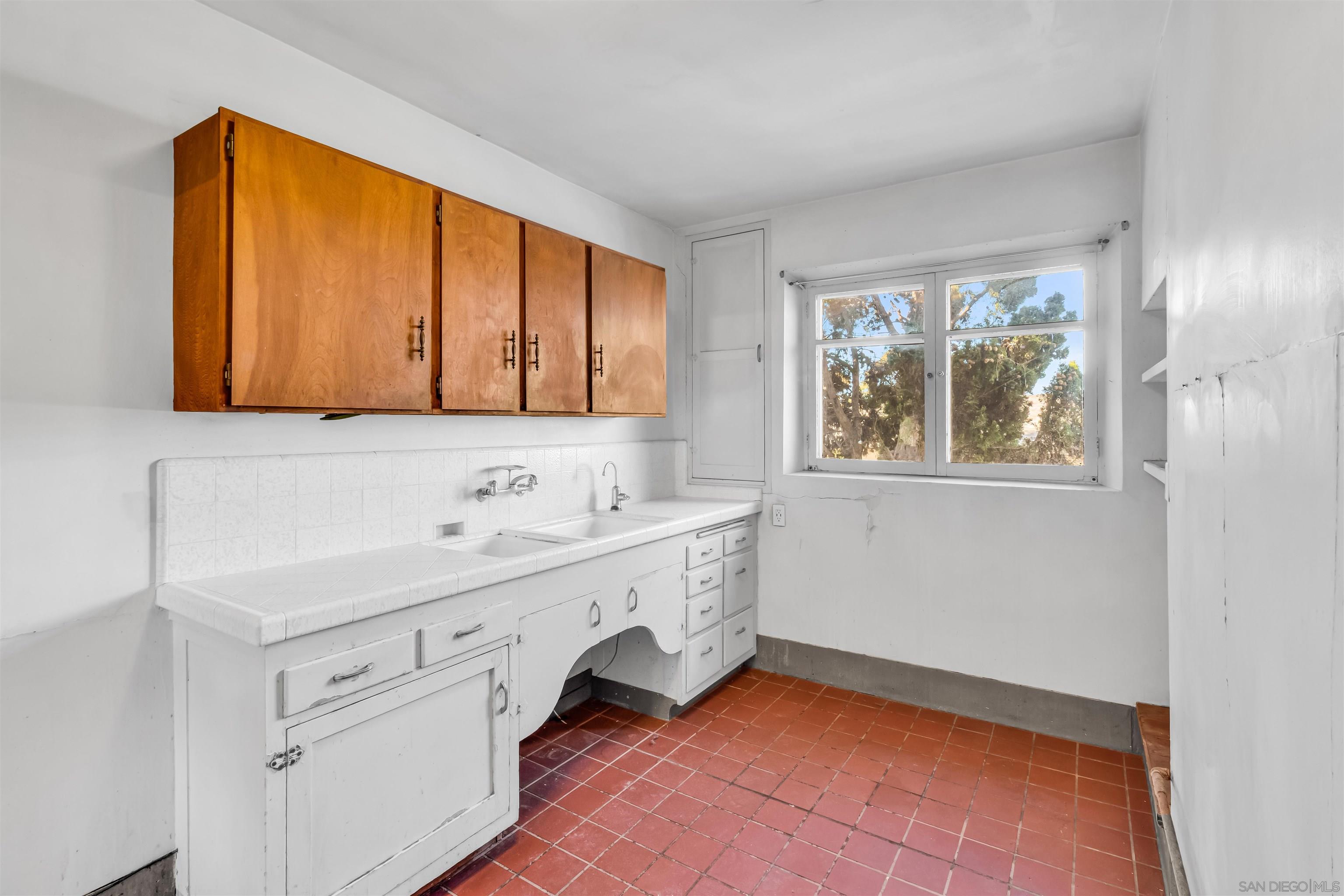 Detail Gallery Image 39 of 69 For 4190-92  Palmetto Way, San Diego,  CA 92103 - 5 Beds | 3/1 Baths