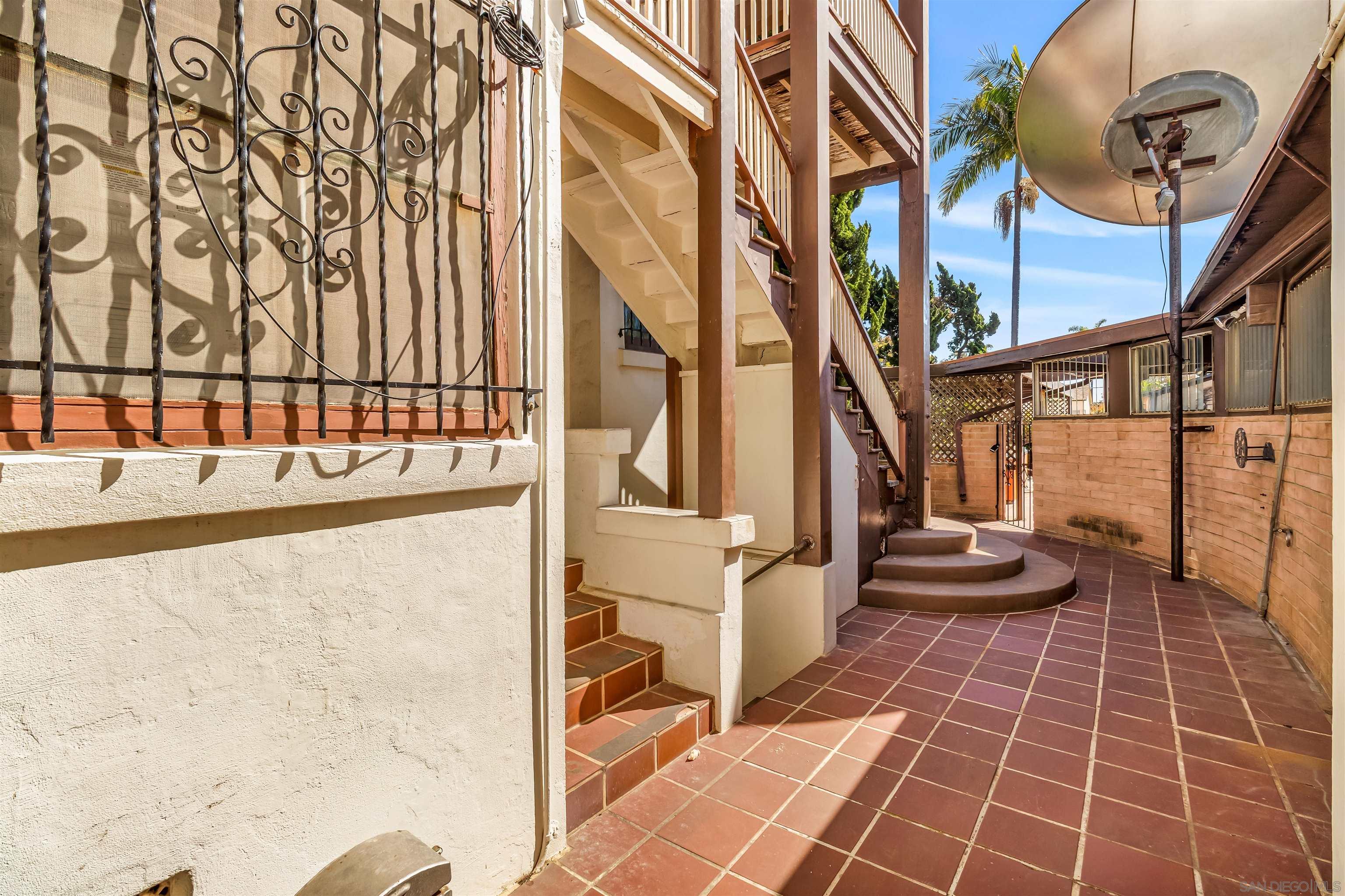 Detail Gallery Image 50 of 69 For 4190-92  Palmetto Way, San Diego,  CA 92103 - 5 Beds | 3/1 Baths