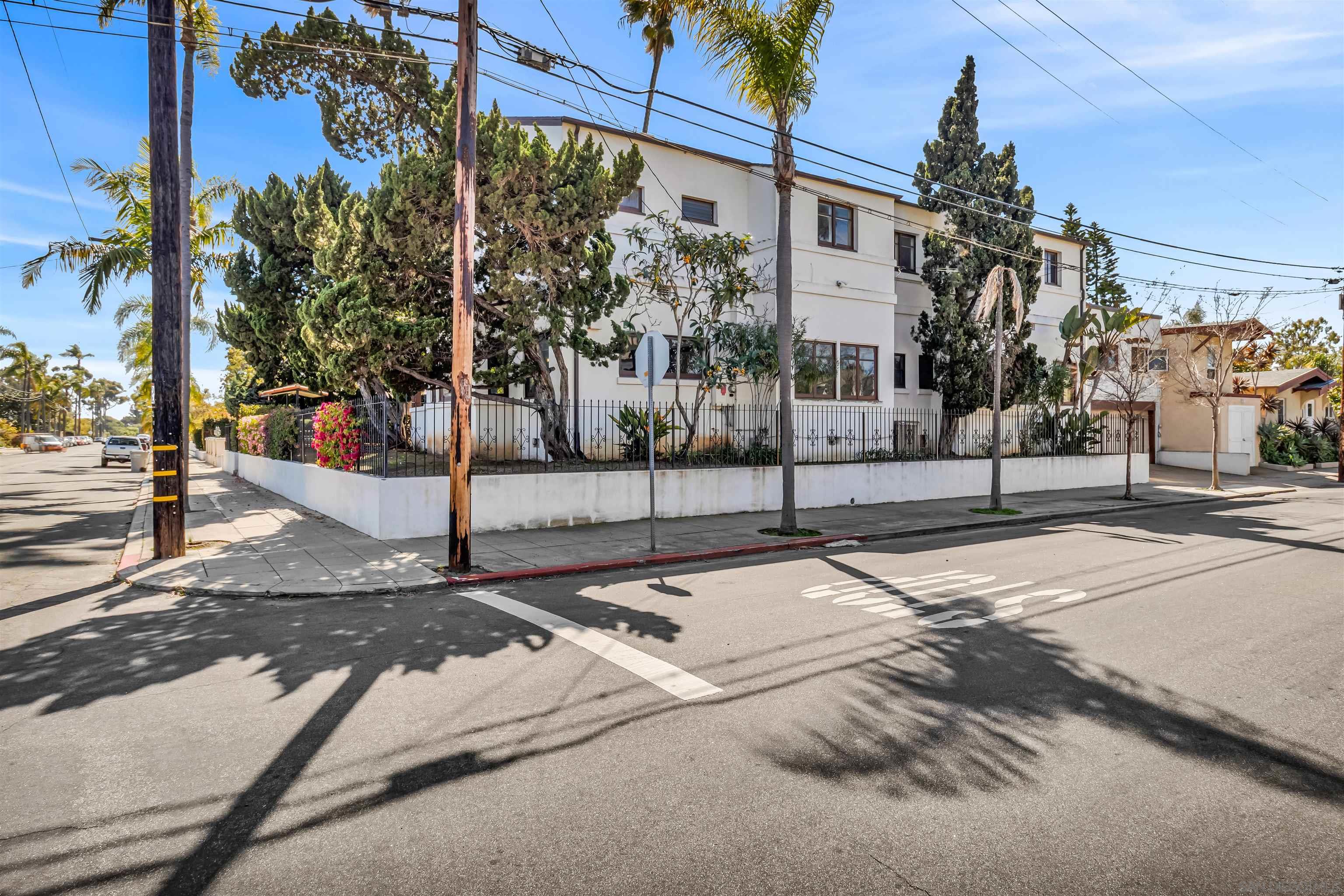 Detail Gallery Image 55 of 69 For 4190-92  Palmetto Way, San Diego,  CA 92103 - 5 Beds | 3/1 Baths