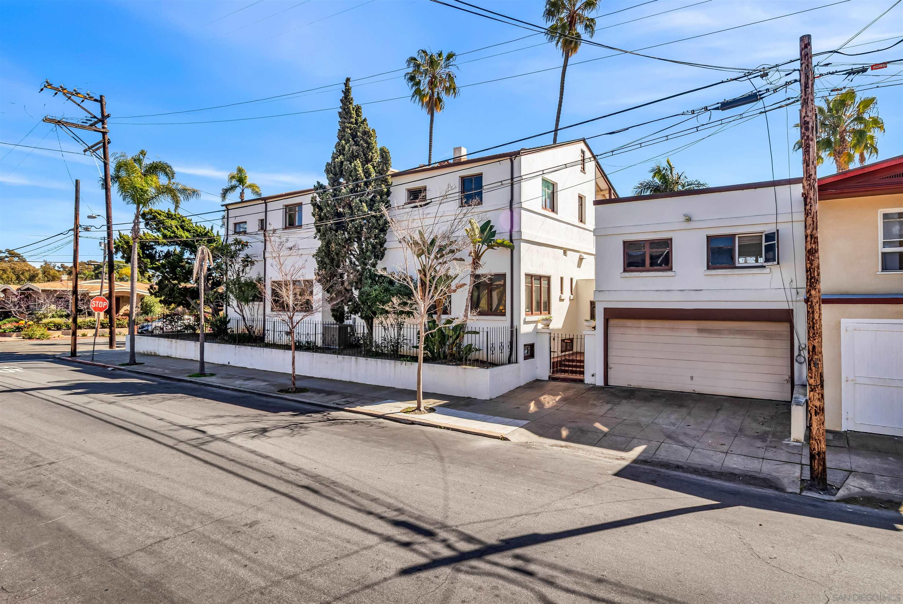 Detail Gallery Image 56 of 69 For 4190-92  Palmetto Way, San Diego,  CA 92103 - 5 Beds | 3/1 Baths
