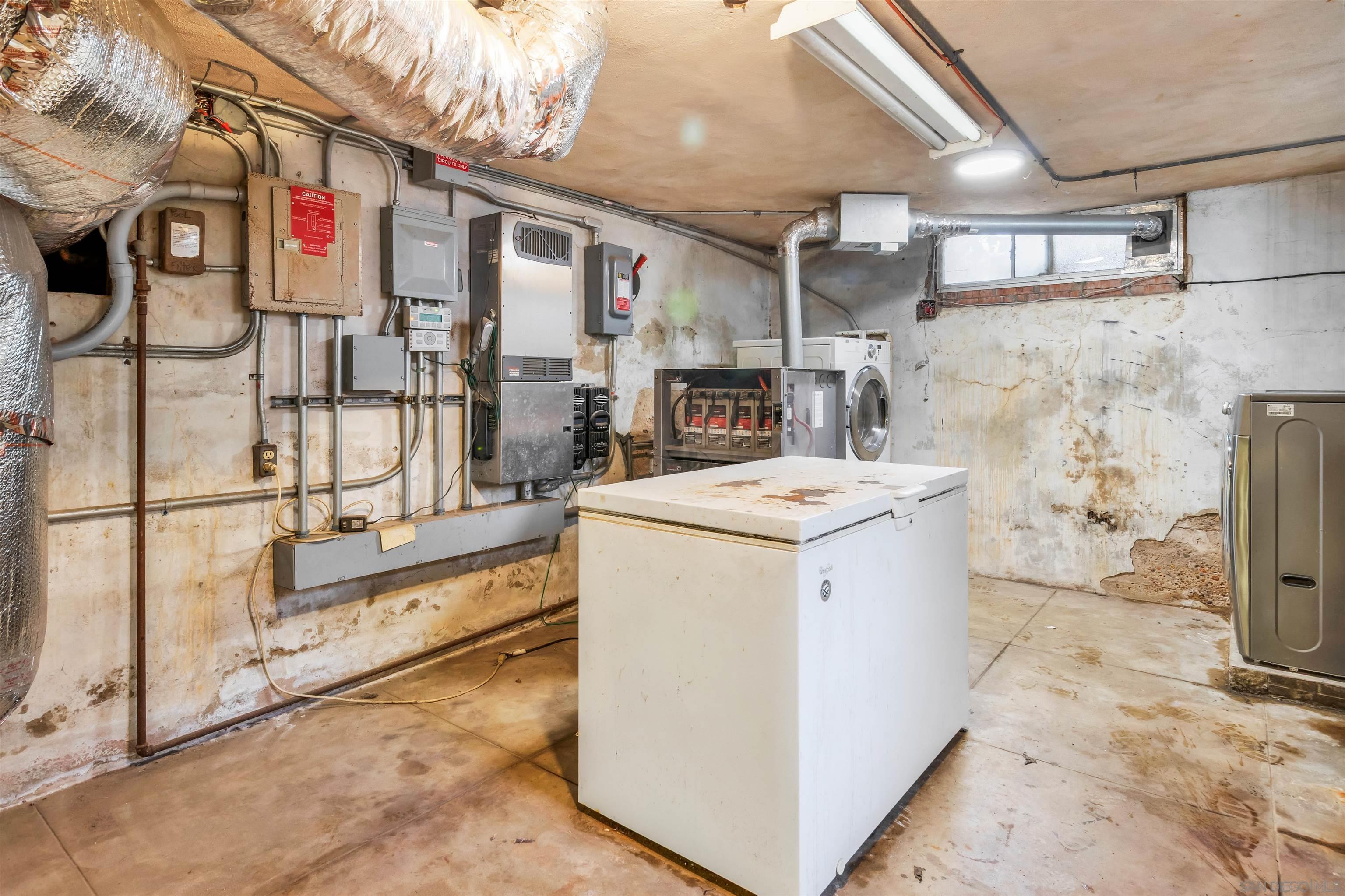 Detail Gallery Image 64 of 69 For 4190-92  Palmetto Way, San Diego,  CA 92103 - 5 Beds | 3/1 Baths