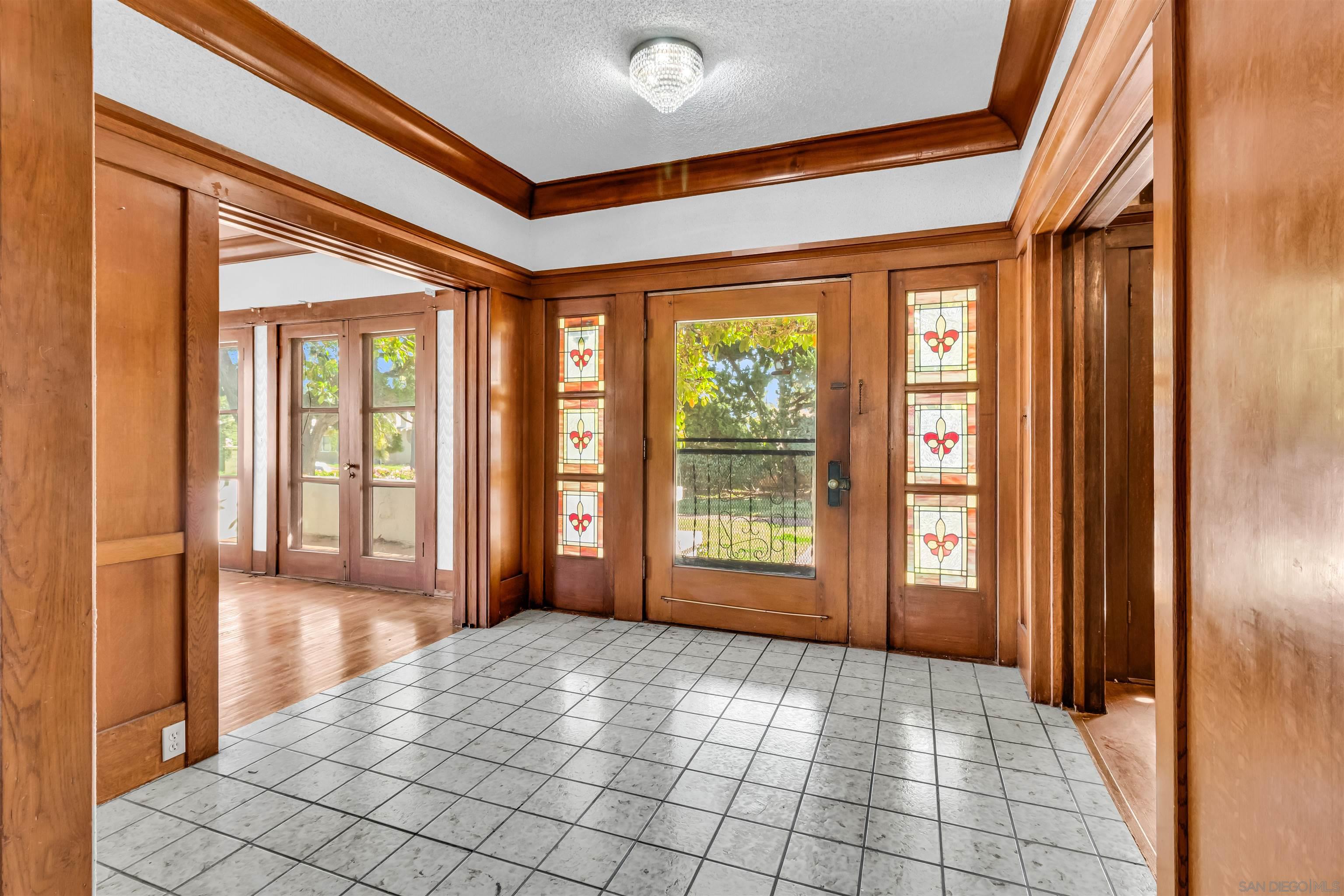 Detail Gallery Image 8 of 69 For 4190-92  Palmetto Way, San Diego,  CA 92103 - 5 Beds | 3/1 Baths