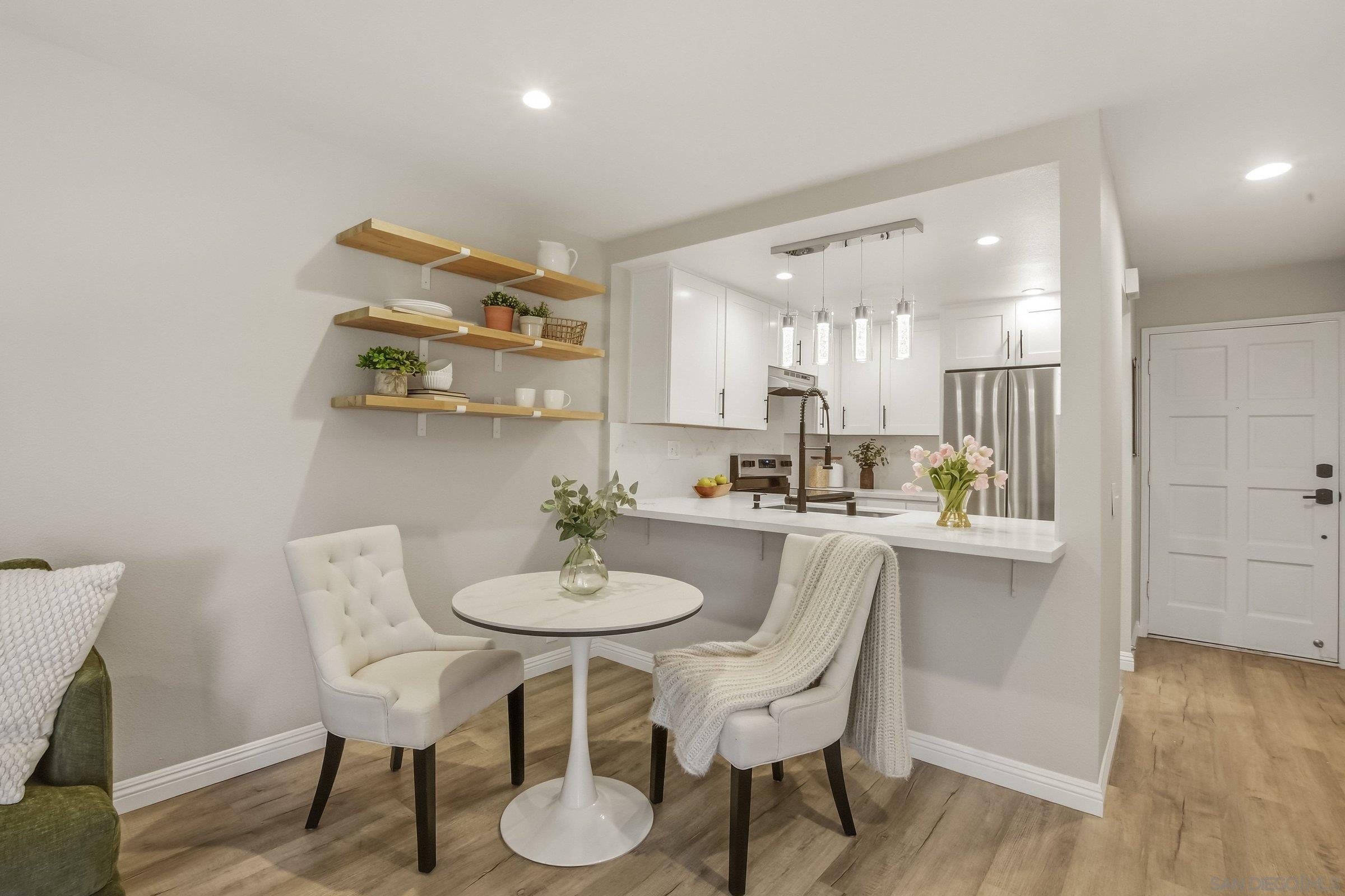 Detail Gallery Image 5 of 24 For 6916  Park Mesa Way  #2,  San Diego,  CA 92111 - 2 Beds | 1 Baths