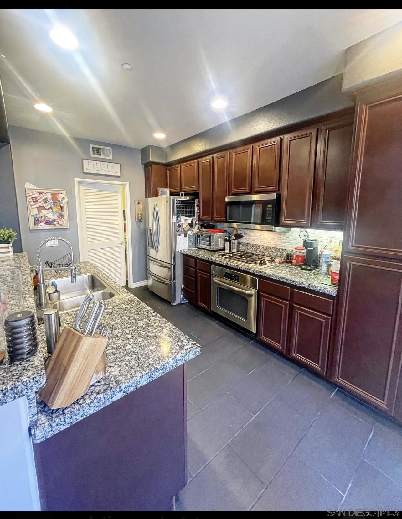 Detail Gallery Image 15 of 40 For 17  via Montisi, Santee,  CA 92071 - 2 Beds | 2/1 Baths