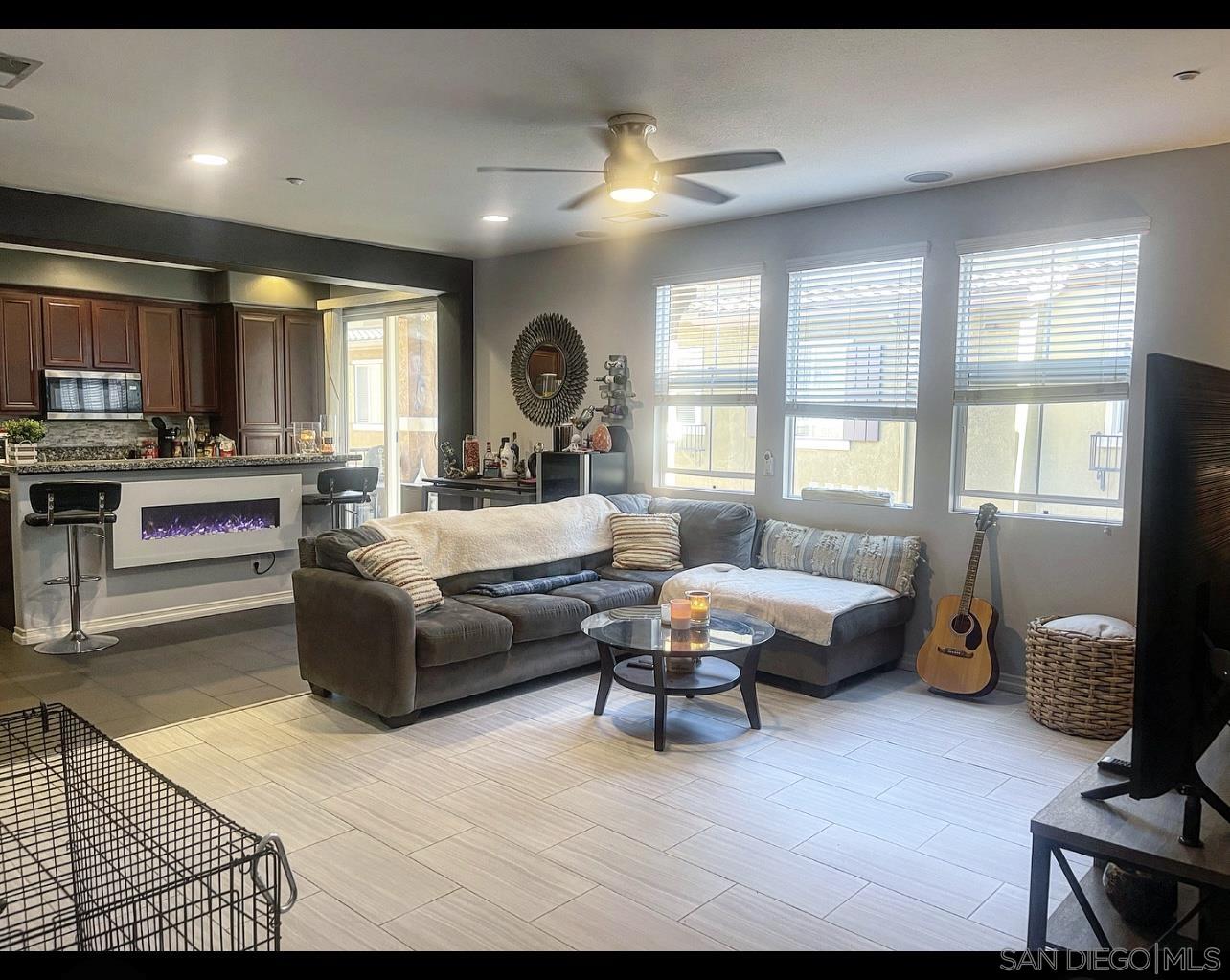 Detail Gallery Image 8 of 40 For 17  via Montisi, Santee,  CA 92071 - 2 Beds | 2/1 Baths