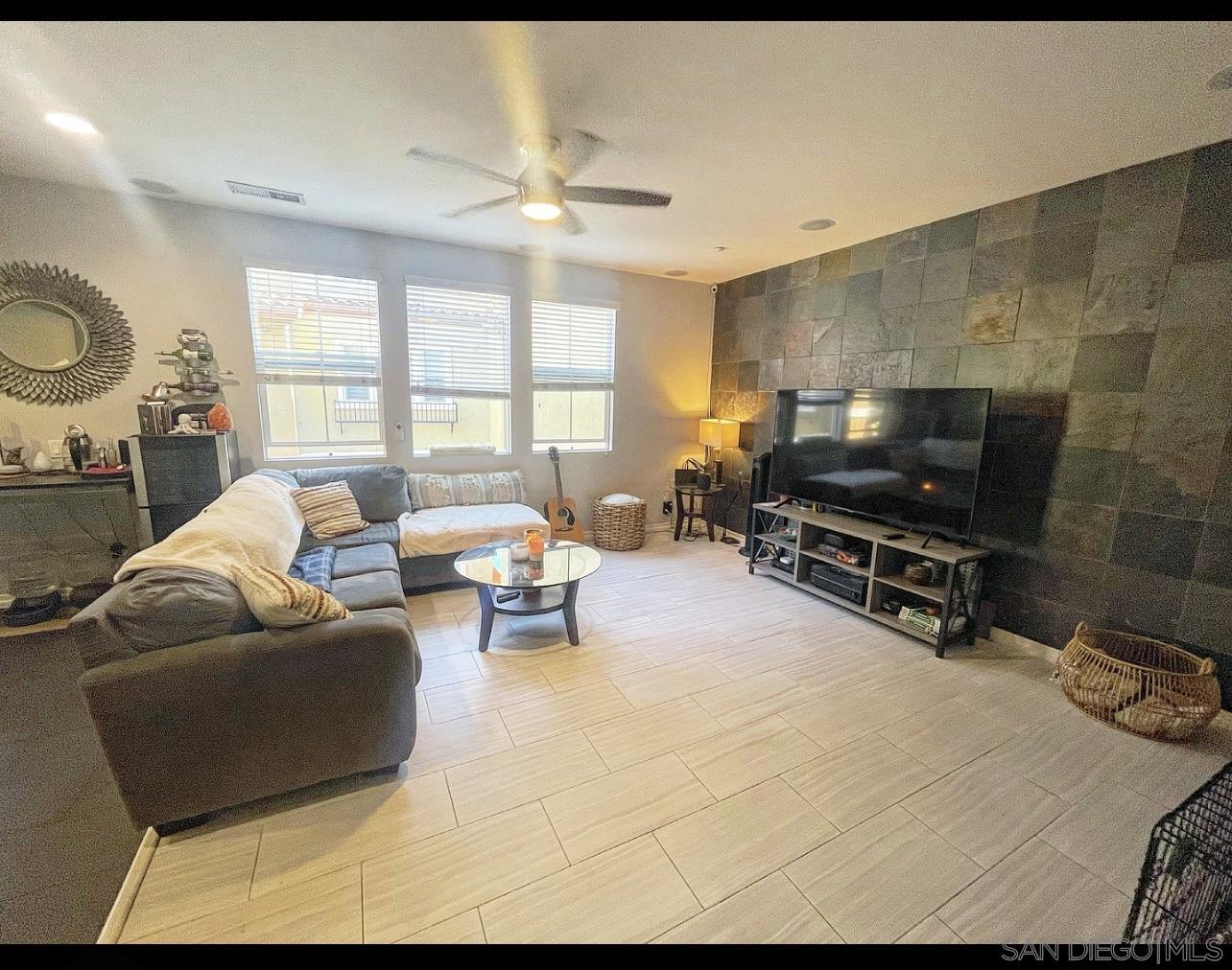 Detail Gallery Image 9 of 40 For 17  via Montisi, Santee,  CA 92071 - 2 Beds | 2/1 Baths