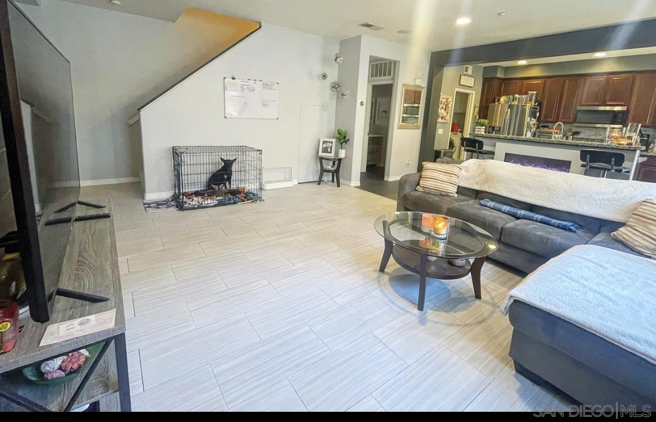 Detail Gallery Image 10 of 40 For 17  via Montisi, Santee,  CA 92071 - 2 Beds | 2/1 Baths