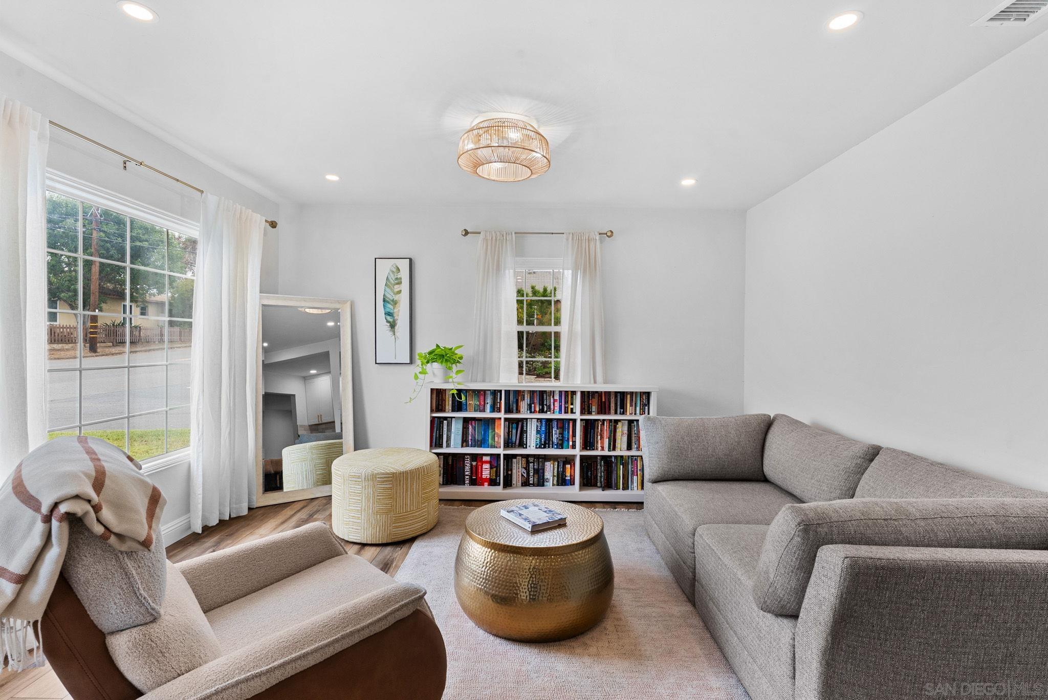 Front Image Thumbnail for SD260006525