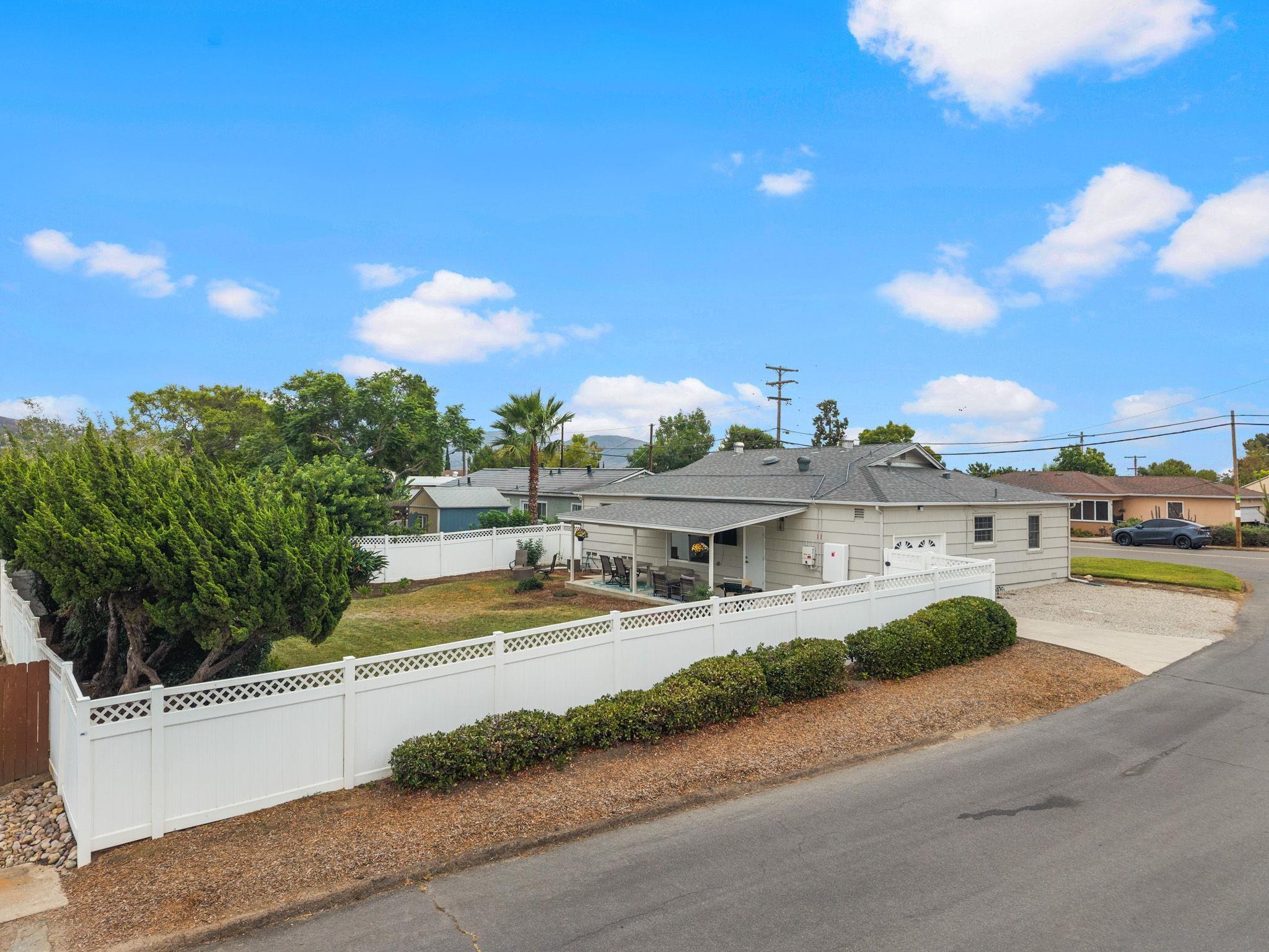 Detail Gallery Image 3 of 24 For 7978  Canton, Lemon Grove,  CA 91945 - 3 Beds | 2 Baths