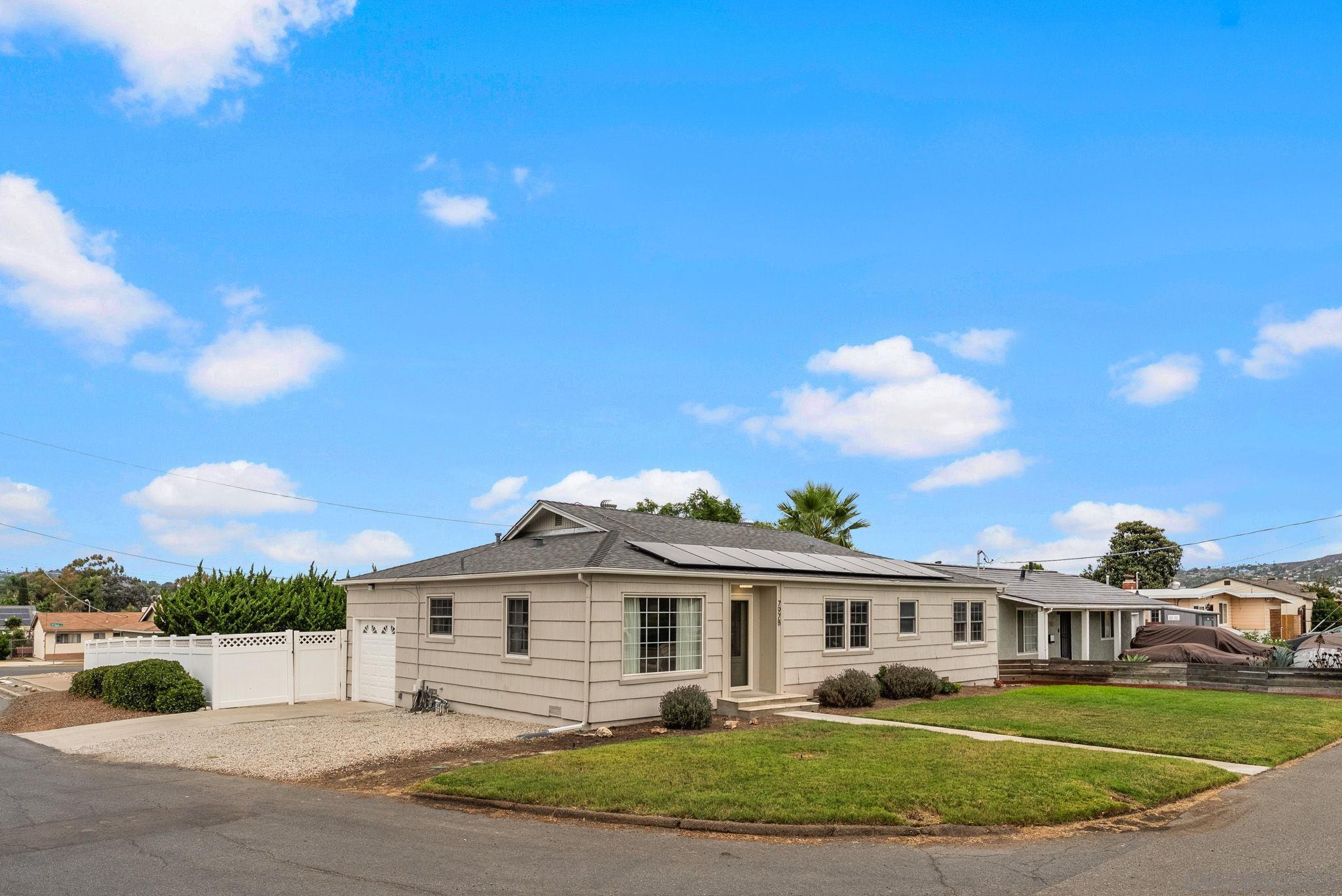 Detail Gallery Image 4 of 24 For 7978  Canton, Lemon Grove,  CA 91945 - 3 Beds | 2 Baths