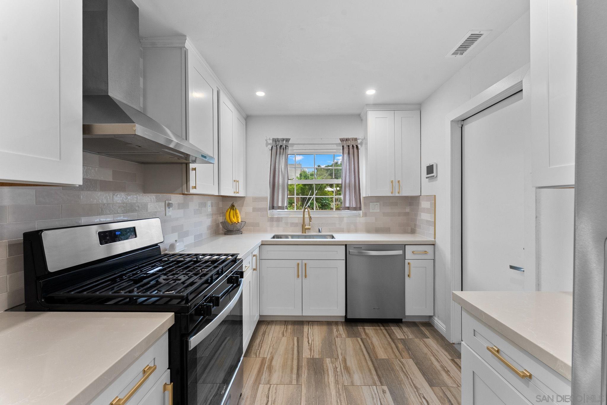 Detail Gallery Image 7 of 24 For 7978  Canton, Lemon Grove,  CA 91945 - 3 Beds | 2 Baths