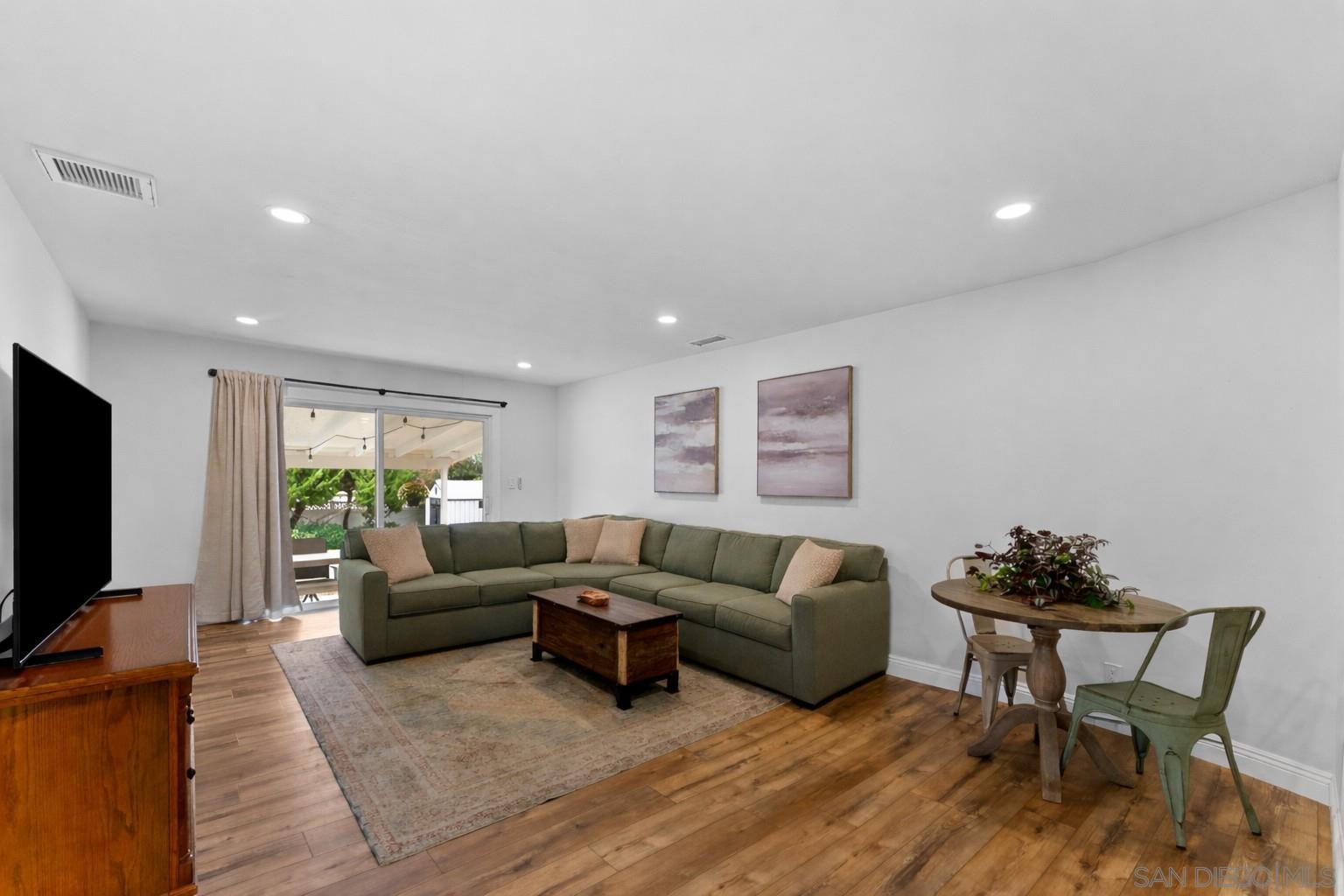 Detail Gallery Image 10 of 24 For 7978  Canton, Lemon Grove,  CA 91945 - 3 Beds | 2 Baths