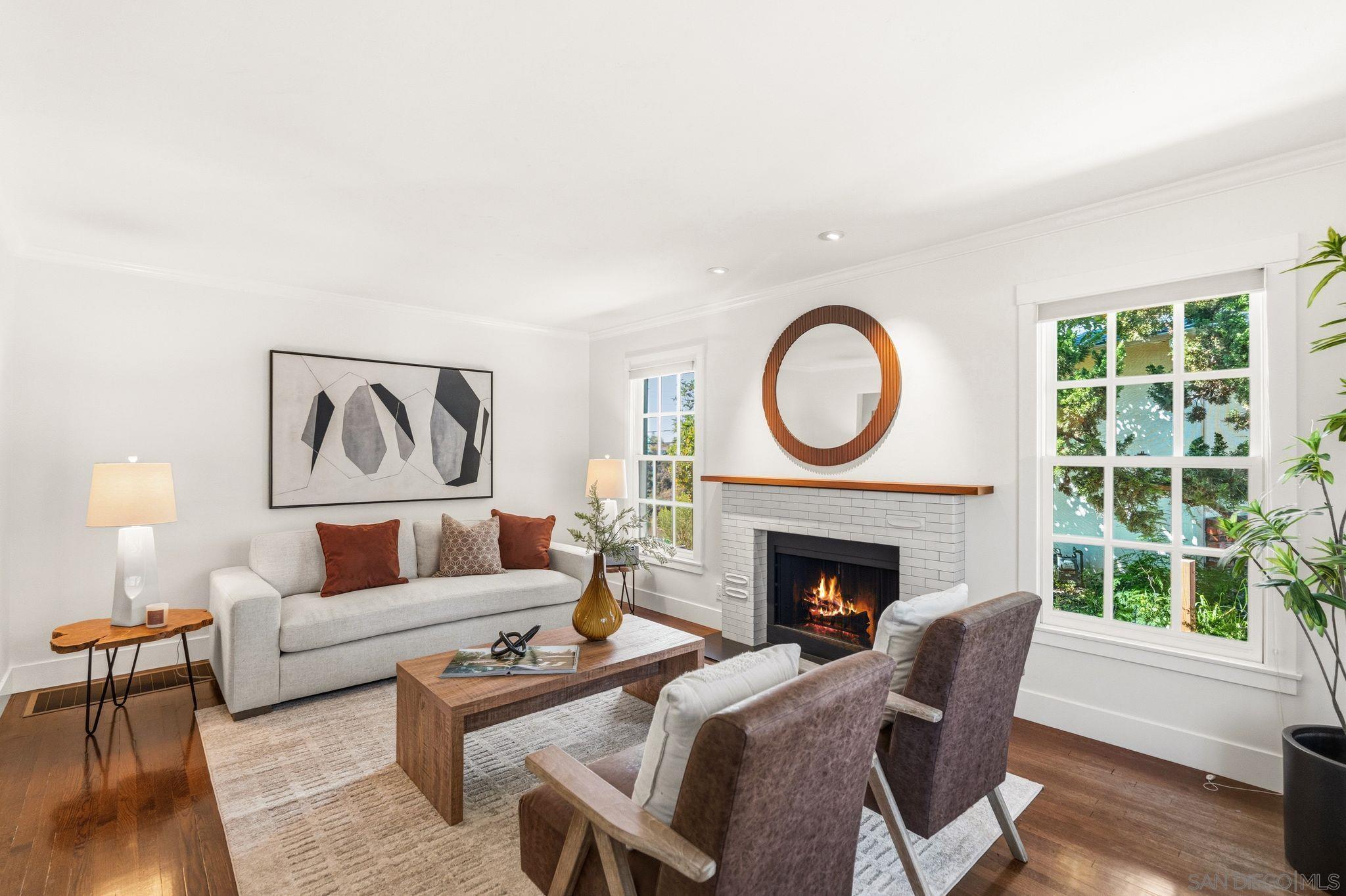 Detail Gallery Image 4 of 26 For 4349  Hilldale Road, San Diego,  CA 92116 - 3 Beds | 3 Baths