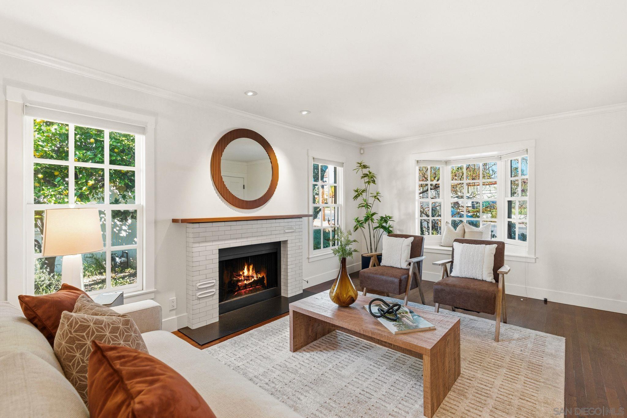 Detail Gallery Image 5 of 26 For 4349  Hilldale Road, San Diego,  CA 92116 - 3 Beds | 3 Baths