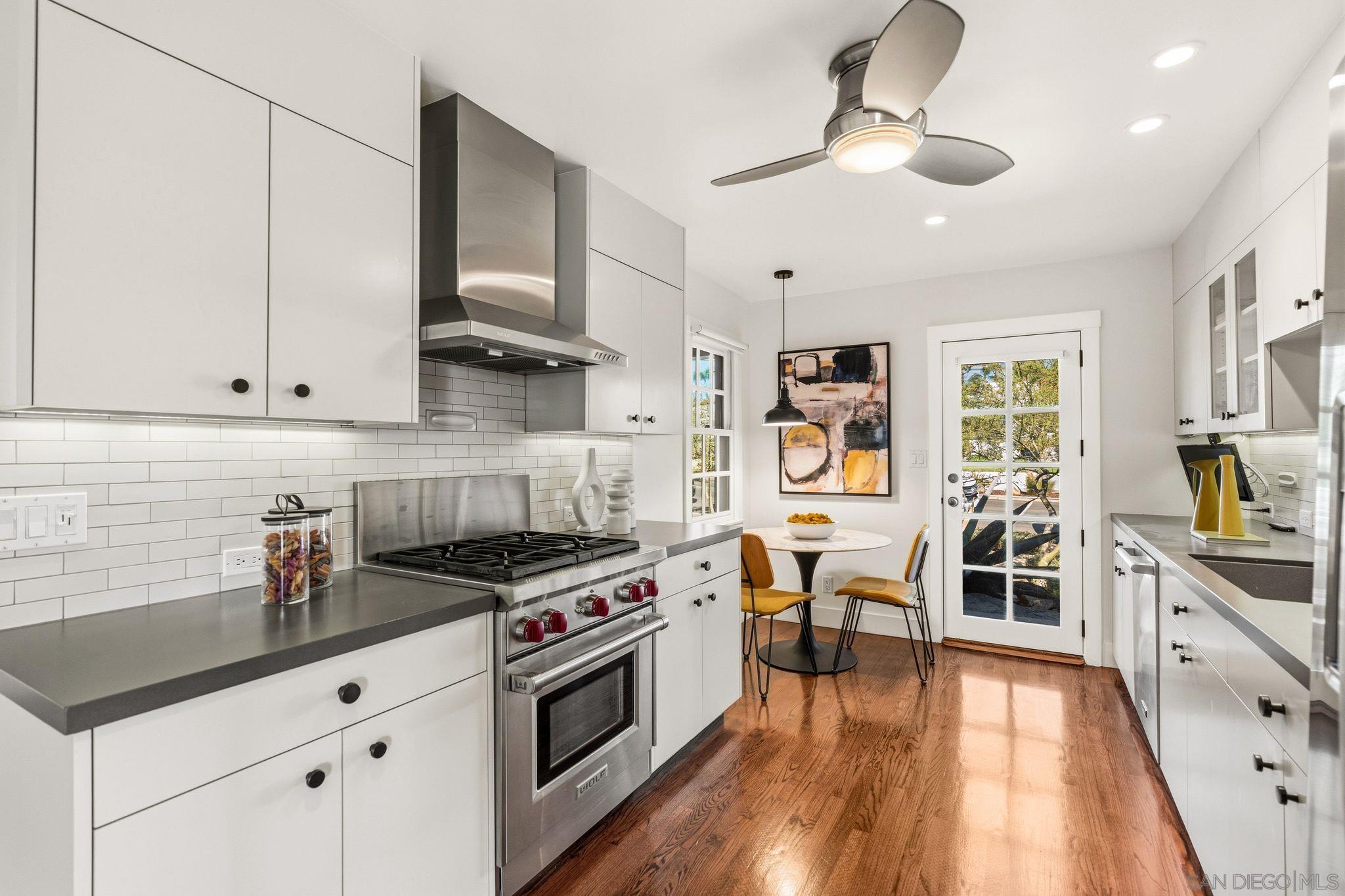 Detail Gallery Image 7 of 26 For 4349  Hilldale Road, San Diego,  CA 92116 - 3 Beds | 3 Baths