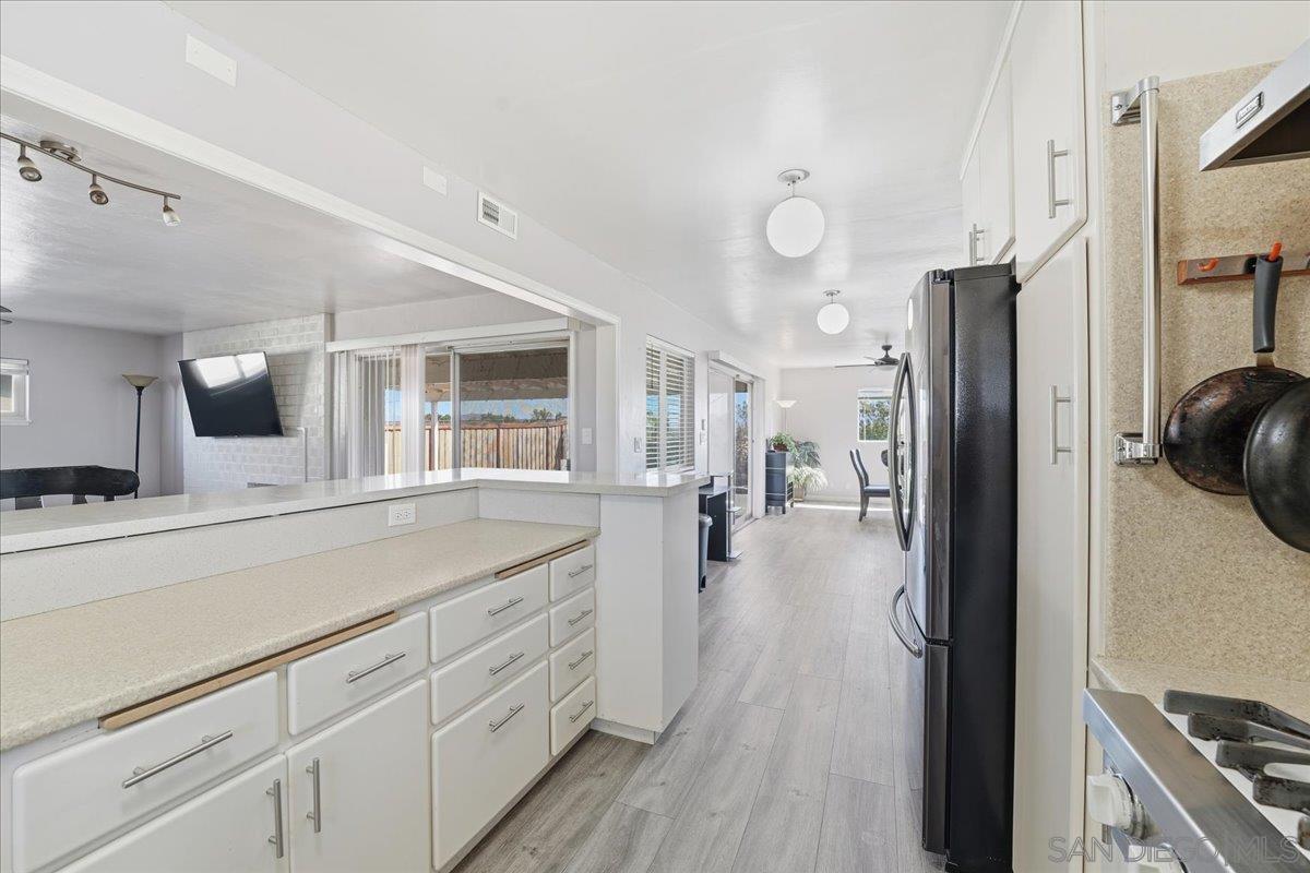 Detail Gallery Image 17 of 38 For 2431  Root Street, San Diego,  CA 92123 - 5 Beds | 3 Baths