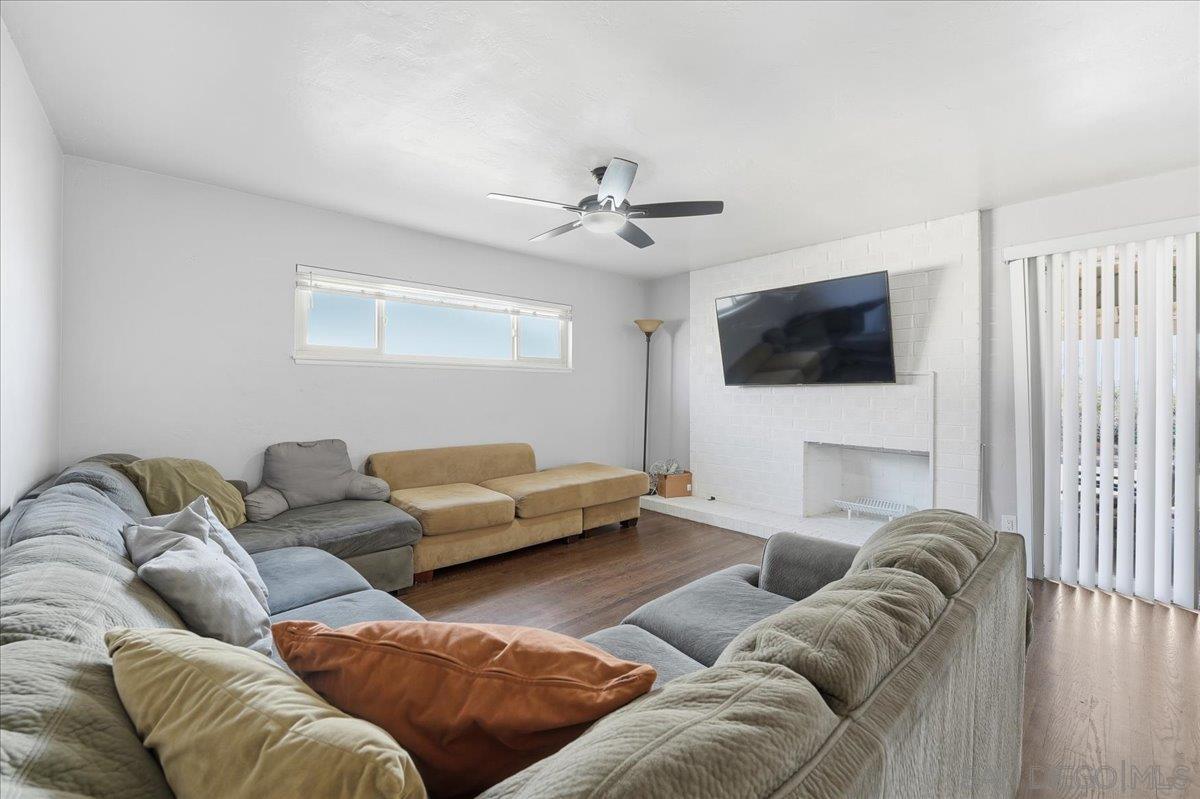 Detail Gallery Image 10 of 38 For 2431  Root Street, San Diego,  CA 92123 - 5 Beds | 3 Baths