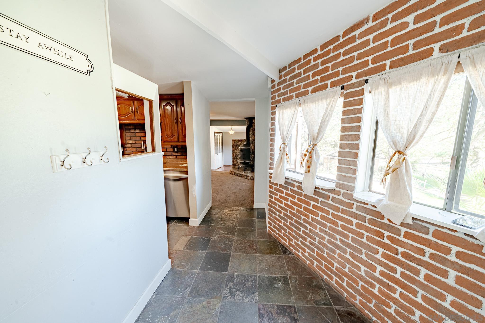 Detail Gallery Image 13 of 43 For 124  South Ln, El Cajon,  CA 92021 - 3 Beds | 2 Baths