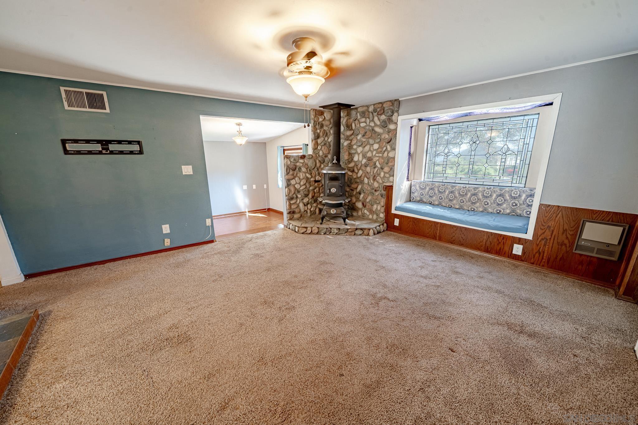 Detail Gallery Image 14 of 43 For 124  South Ln, El Cajon,  CA 92021 - 3 Beds | 2 Baths