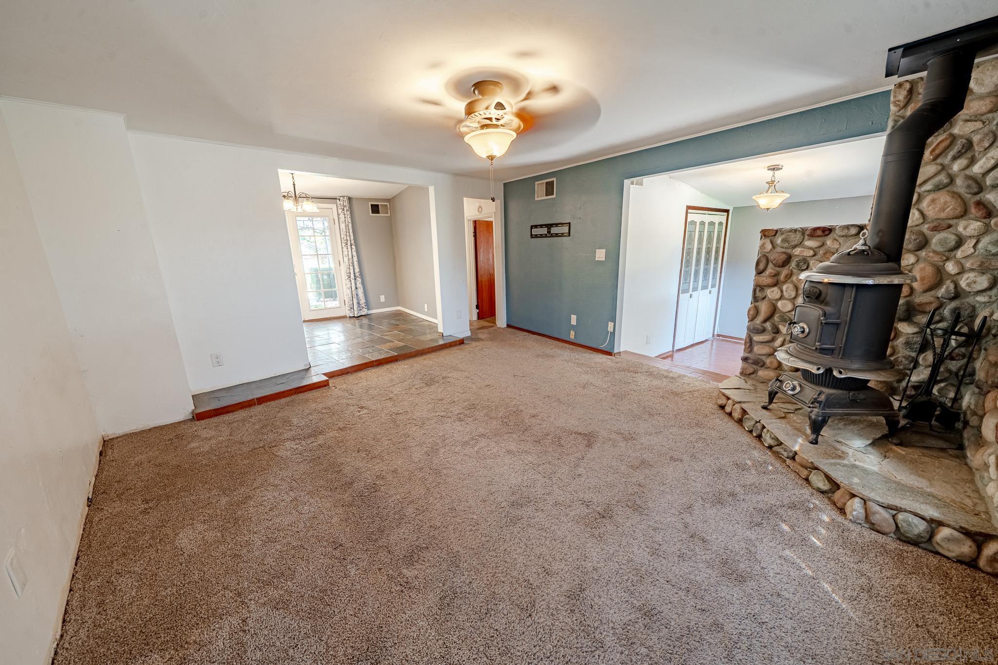 Detail Gallery Image 16 of 43 For 124  South Ln, El Cajon,  CA 92021 - 3 Beds | 2 Baths