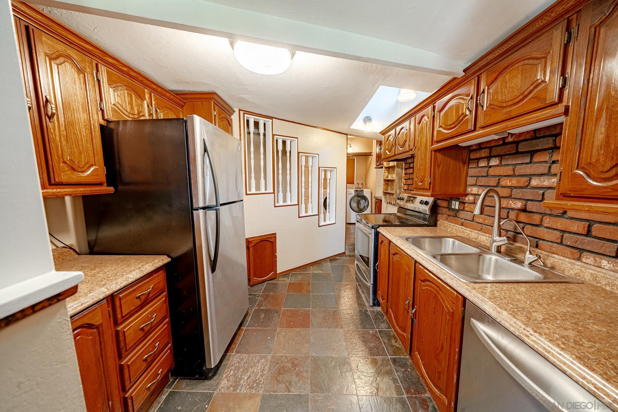 Detail Gallery Image 17 of 43 For 124  South Ln, El Cajon,  CA 92021 - 3 Beds | 2 Baths