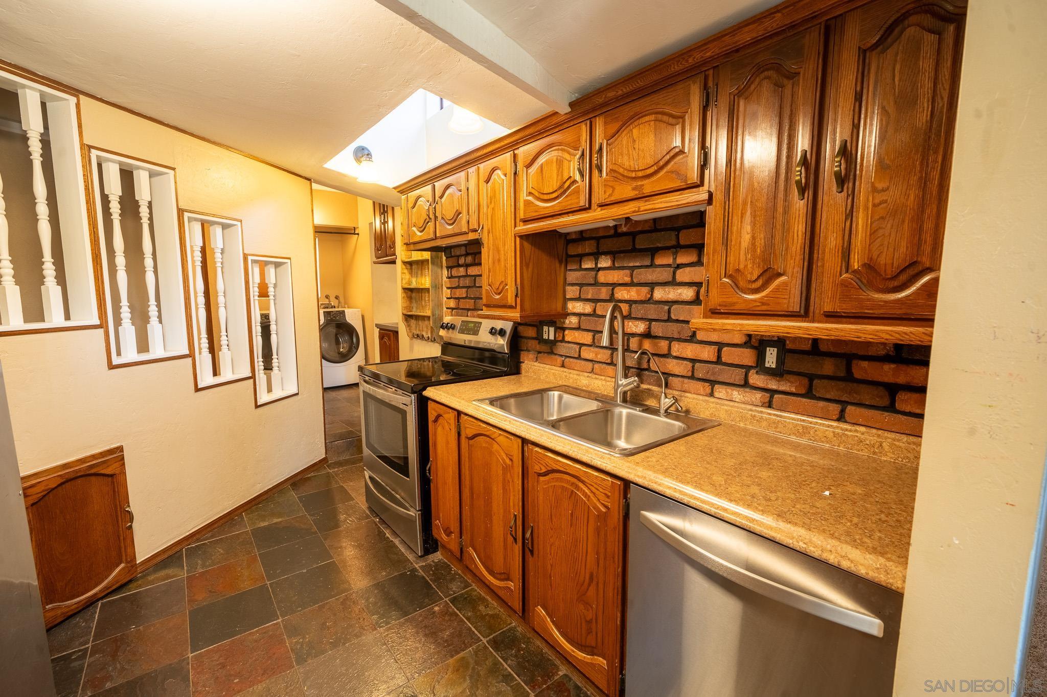 Detail Gallery Image 18 of 43 For 124  South Ln, El Cajon,  CA 92021 - 3 Beds | 2 Baths