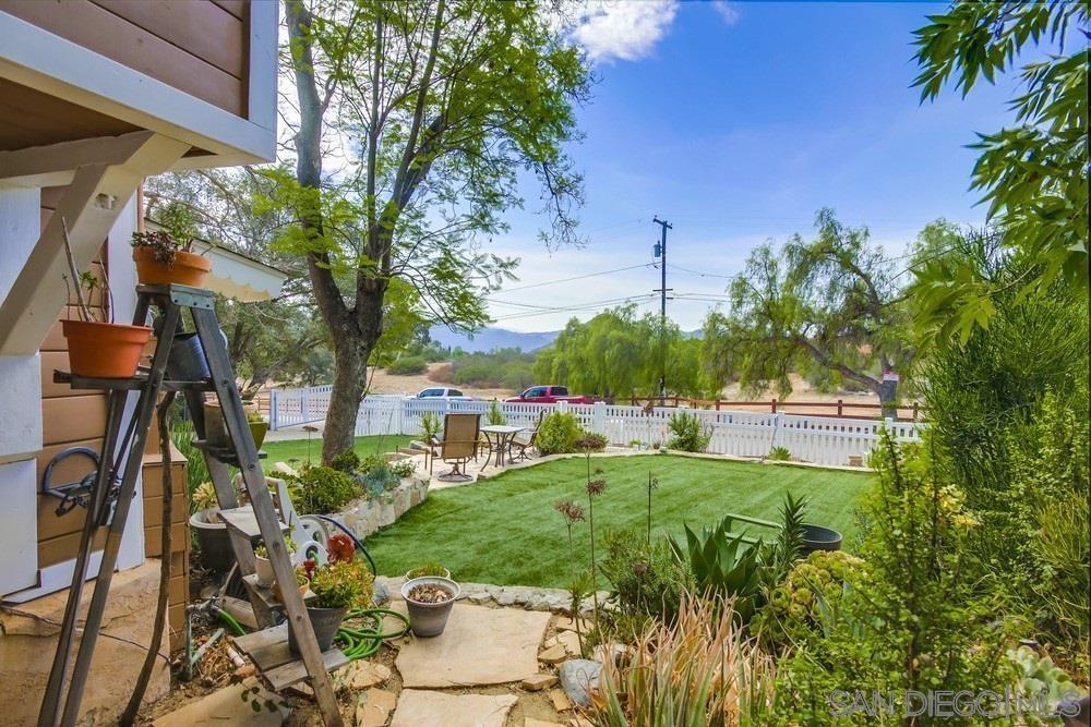 Detail Gallery Image 3 of 43 For 124  South Ln, El Cajon,  CA 92021 - 3 Beds | 2 Baths