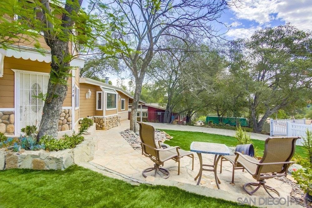 Detail Gallery Image 4 of 43 For 124  South Ln, El Cajon,  CA 92021 - 3 Beds | 2 Baths