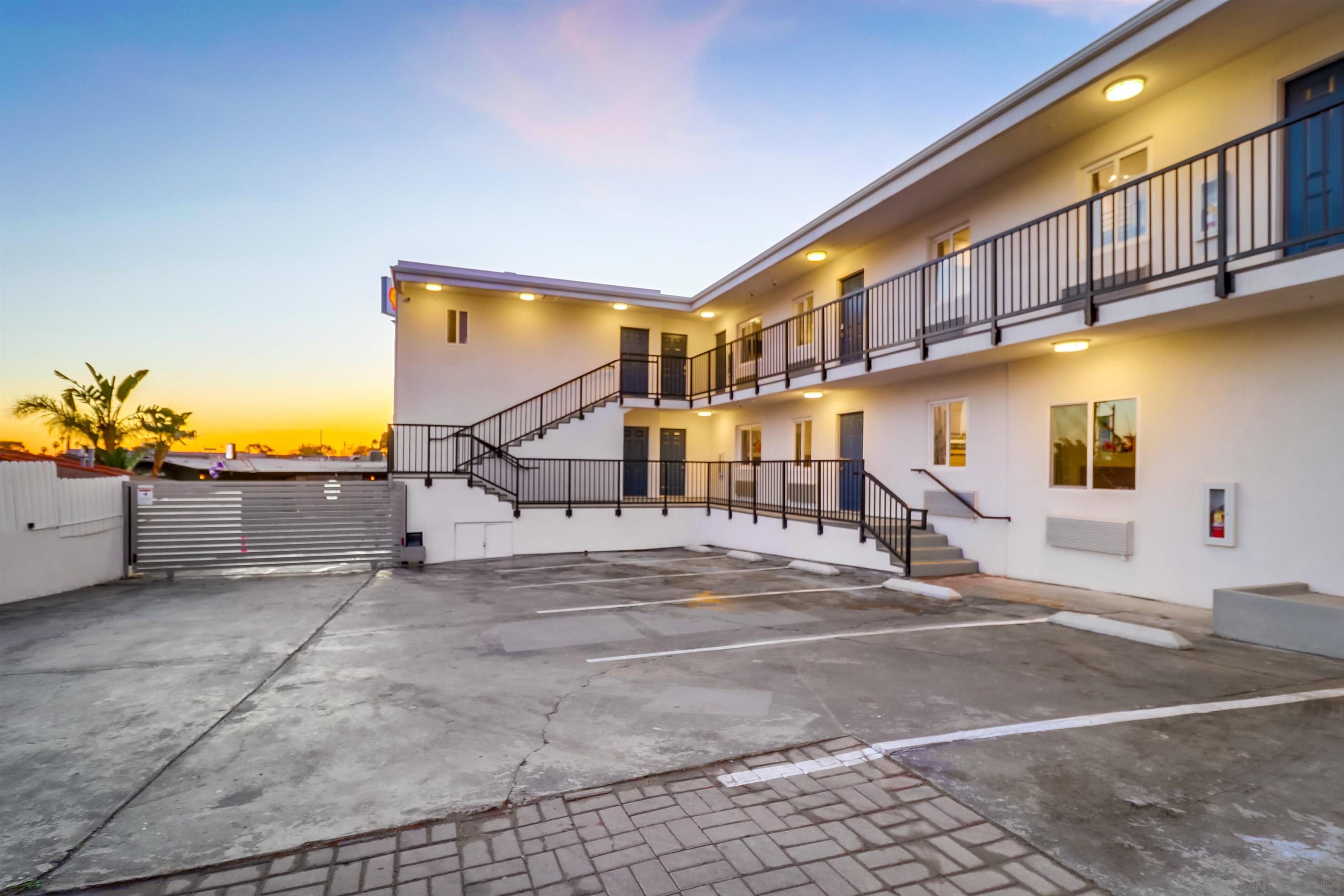 Detail Gallery Image 3 of 19 For 1315  Morena Blvd, San Diego,  CA 92110 - – Beds | – Baths