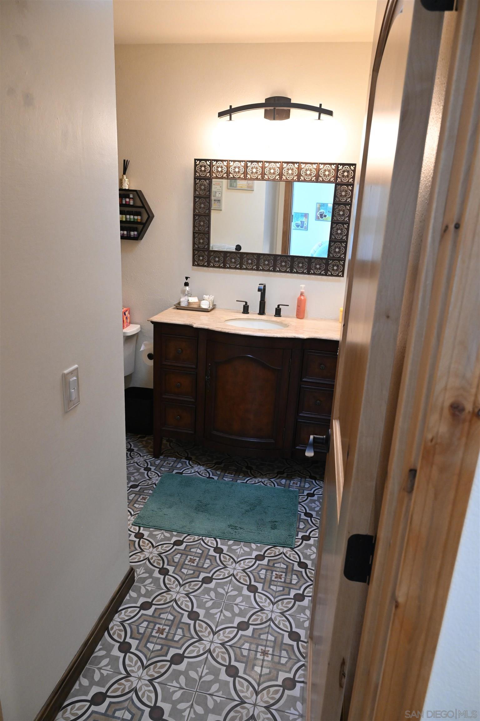 Detail Gallery Image 11 of 19 For 17337  Plaza Maria, San Diego,  CA 92128 - 3 Beds | 2 Baths