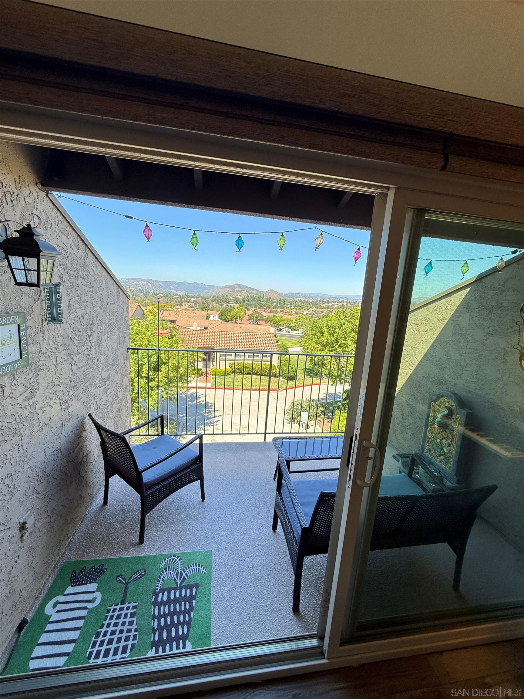 Detail Gallery Image 13 of 19 For 17337  Plaza Maria, San Diego,  CA 92128 - 3 Beds | 2 Baths