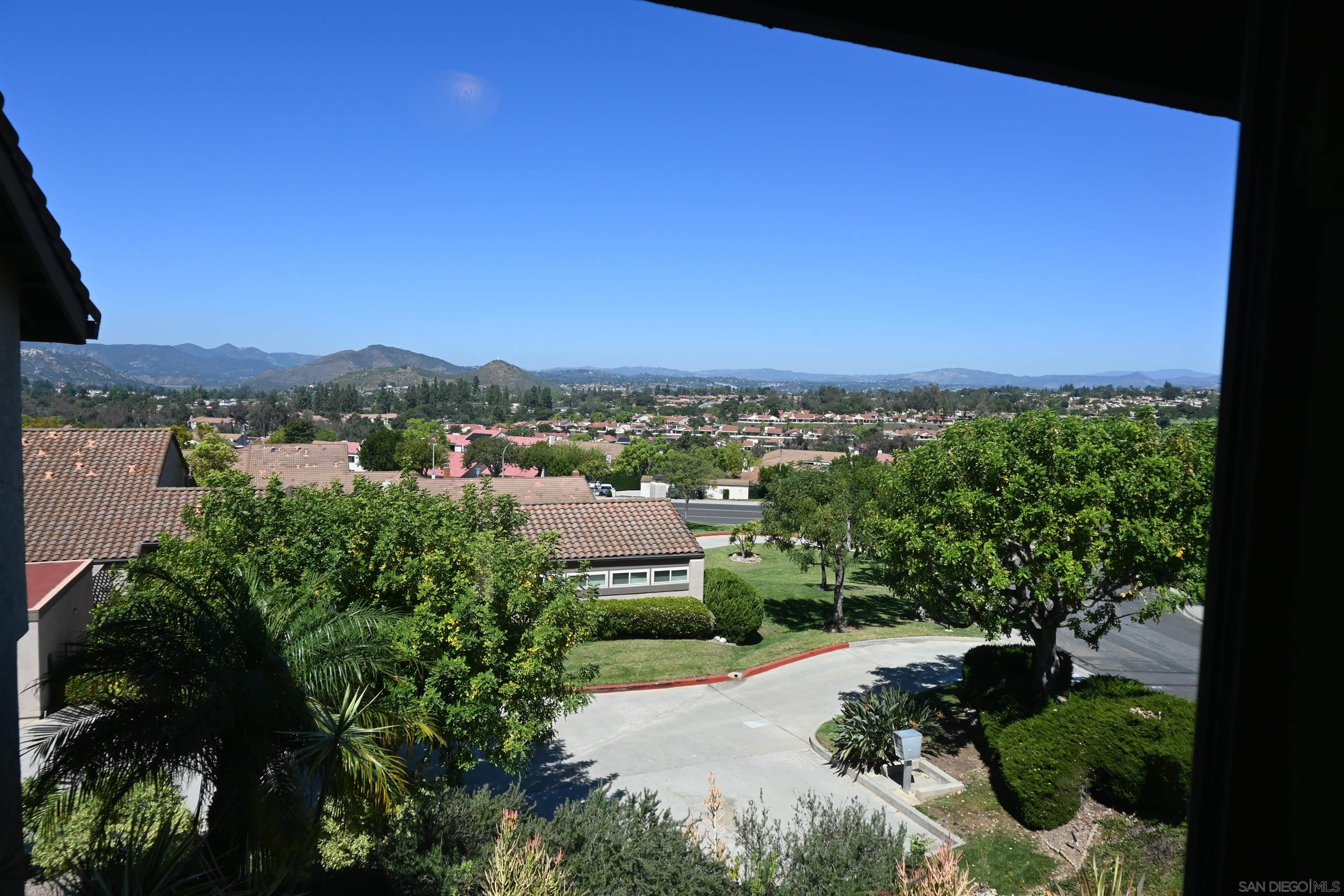 Detail Gallery Image 14 of 19 For 17337  Plaza Maria, San Diego,  CA 92128 - 3 Beds | 2 Baths