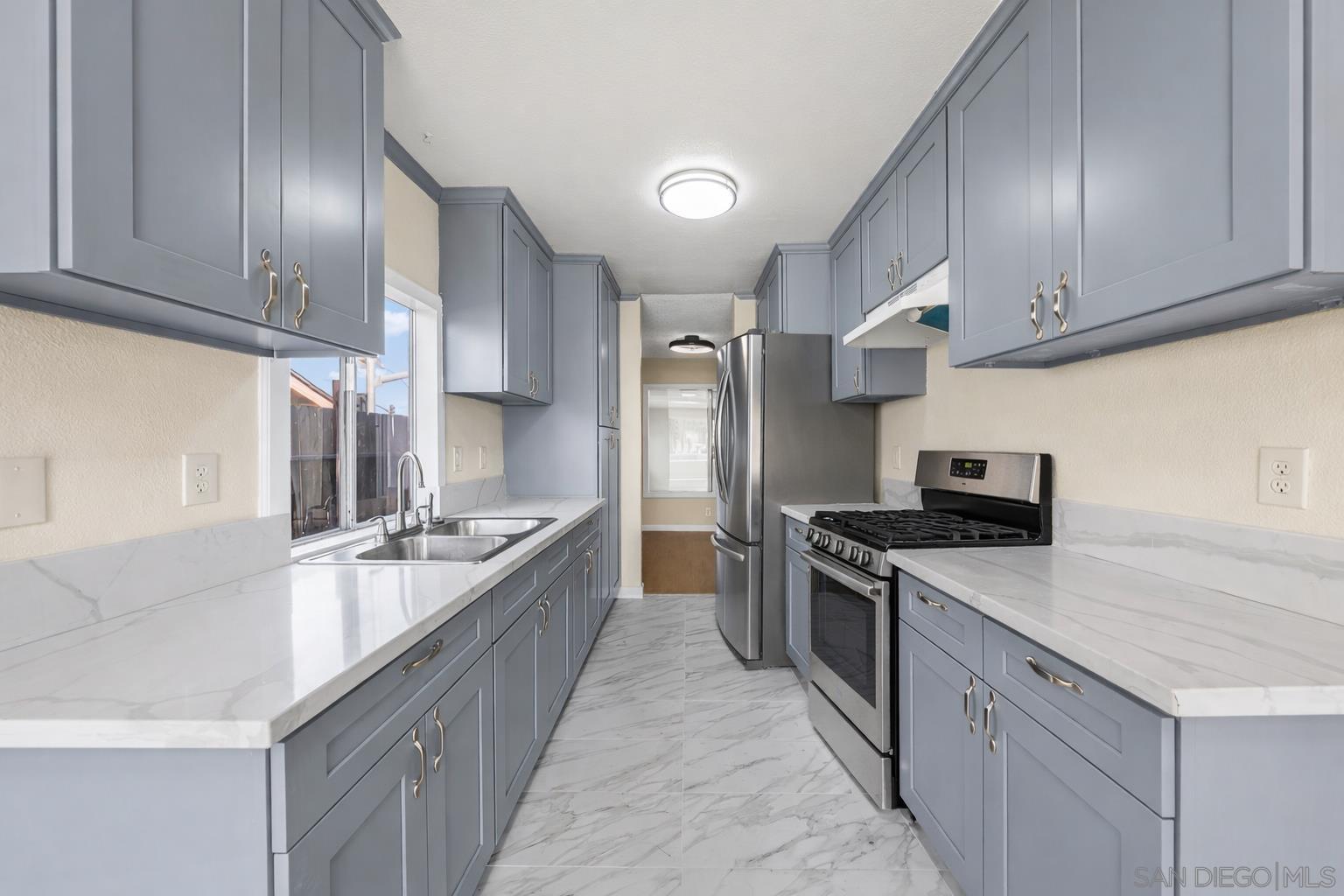 Detail Gallery Image 6 of 41 For 3482  Alonquin Way, San Diego,  CA 92154 - 3 Beds | 2 Baths