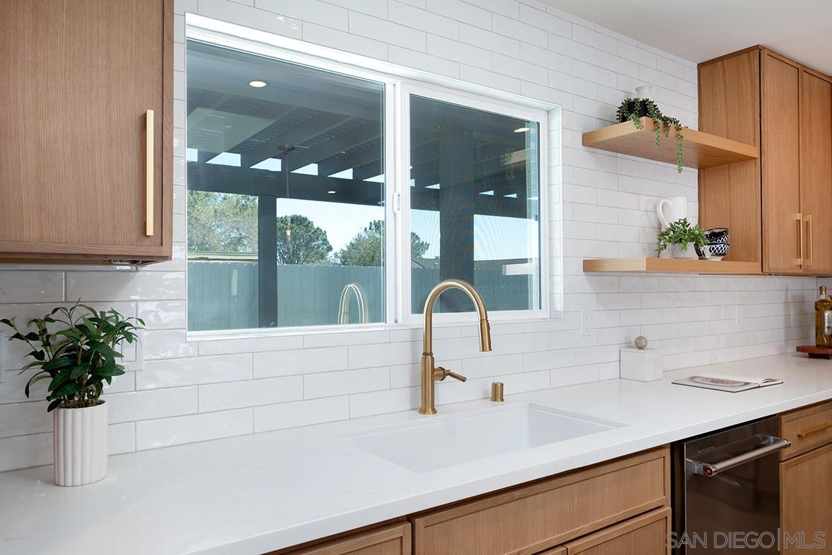 Detail Gallery Image 8 of 30 For 6211  Syracuse Lane, San Diego,  CA 92122 - 3 Beds | 2 Baths