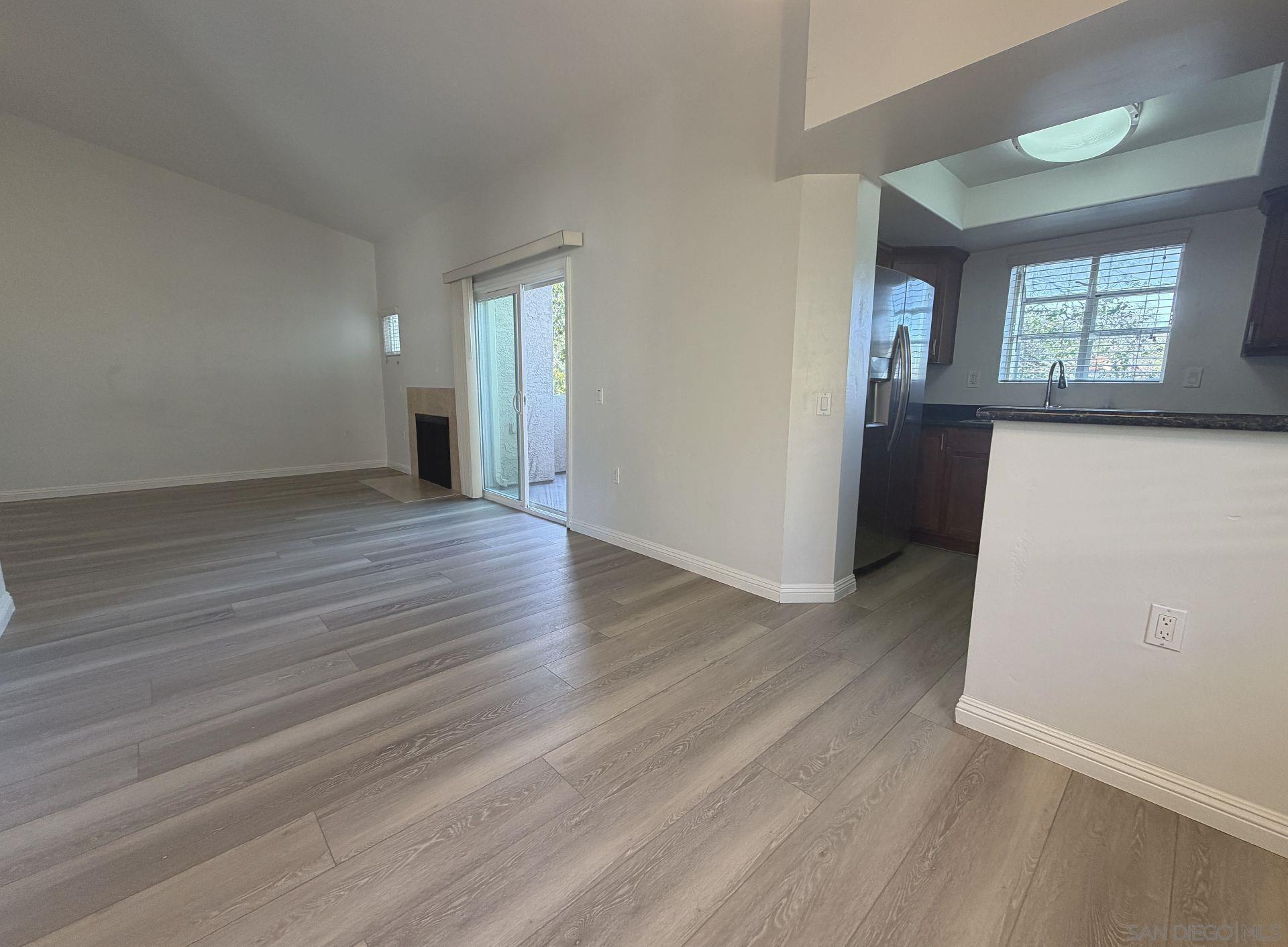 Detail Gallery Image 5 of 24 For 400  Sea Cliff  #402,  Oceanside,  CA 92056 - 1 Beds | 1 Baths