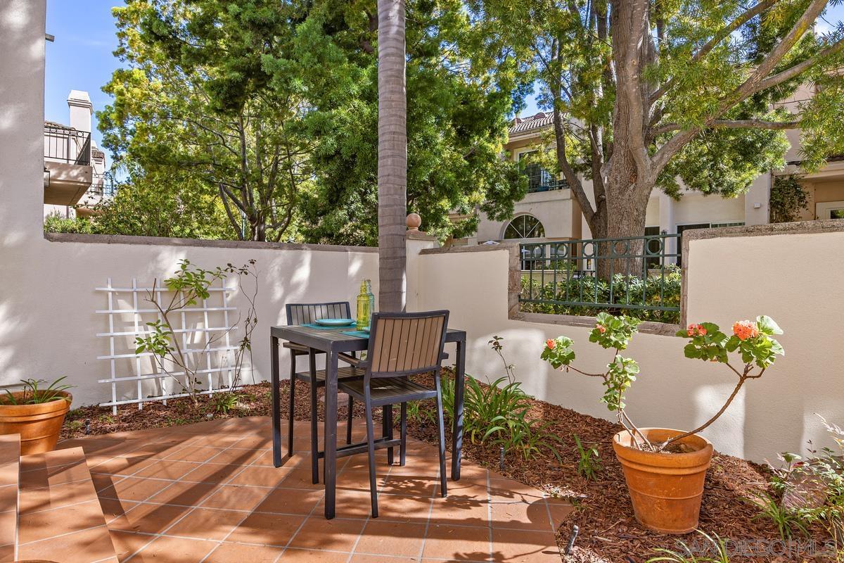 Detail Gallery Image 3 of 45 For 5125  Renaissance Ave  #B,  San Diego,  CA 92122 - 3 Beds | 2/1 Baths