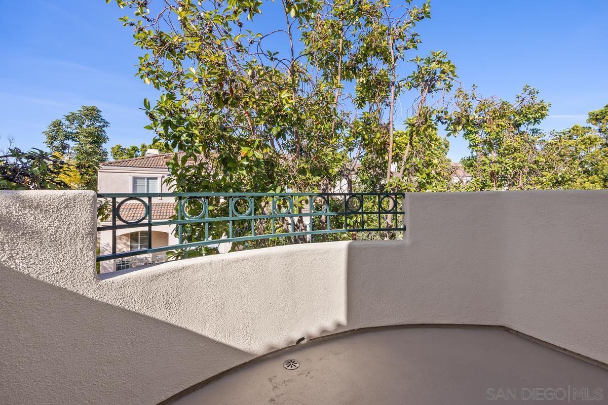 Detail Gallery Image 28 of 45 For 5125  Renaissance Ave  #B,  San Diego,  CA 92122 - 3 Beds | 2/1 Baths
