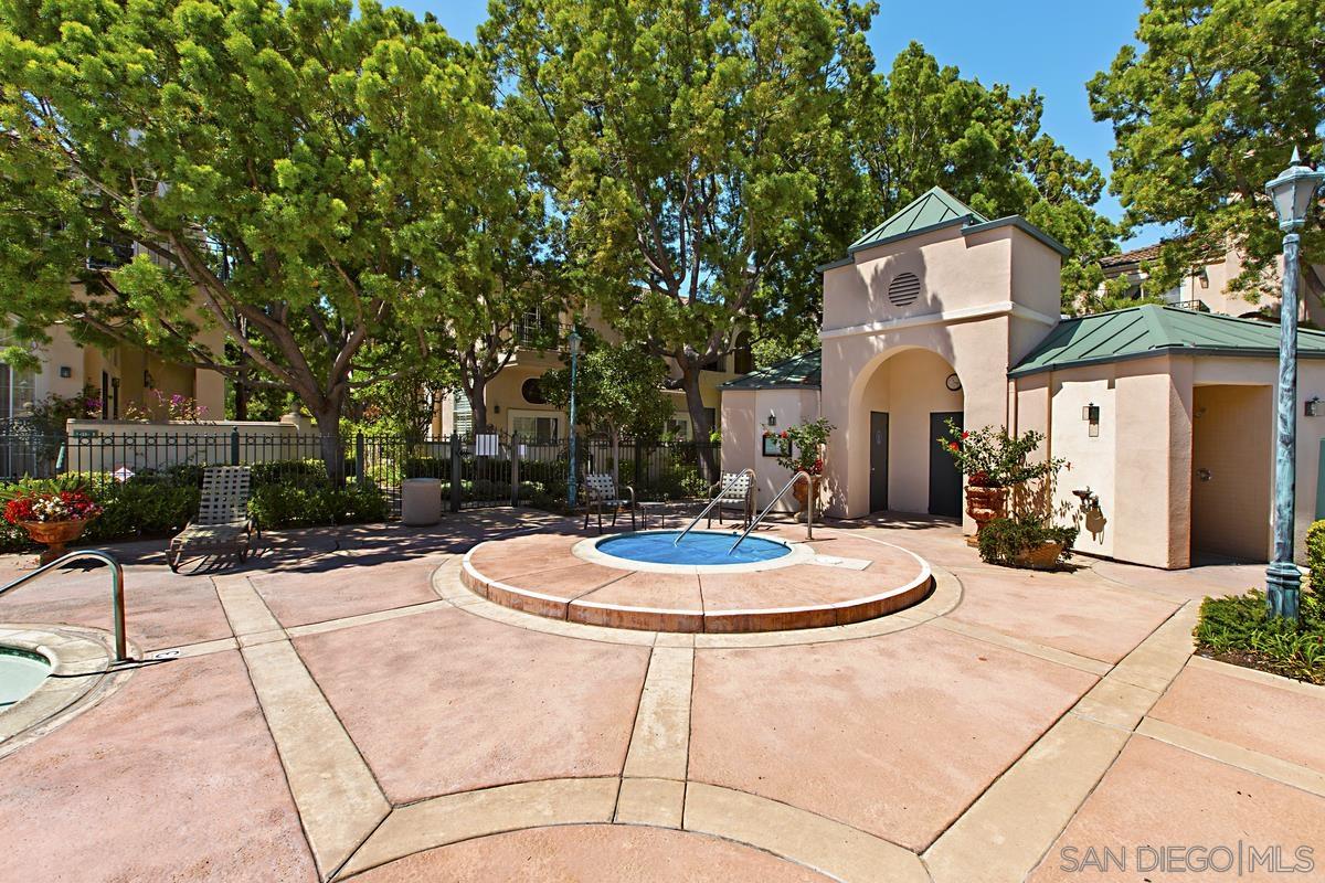 Detail Gallery Image 37 of 45 For 5125  Renaissance Ave  #B,  San Diego,  CA 92122 - 3 Beds | 2/1 Baths