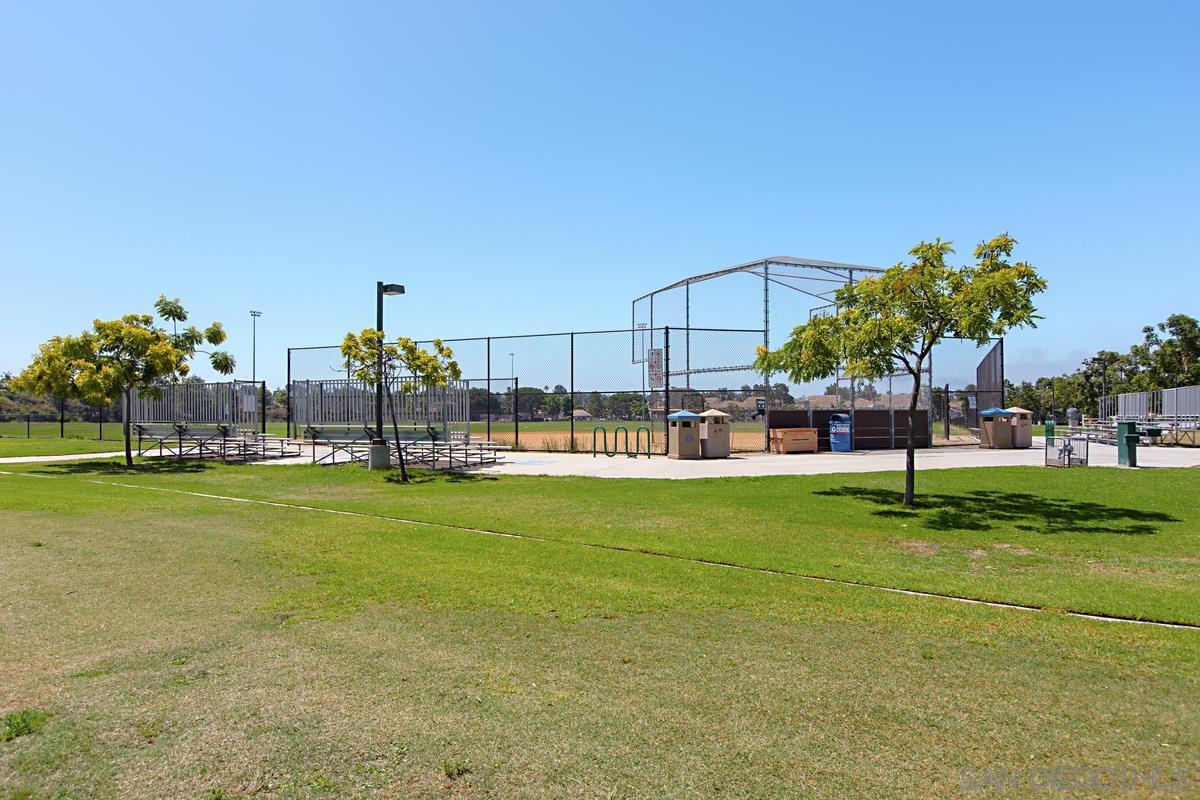 Detail Gallery Image 42 of 45 For 5125  Renaissance Ave  #B,  San Diego,  CA 92122 - 3 Beds | 2/1 Baths